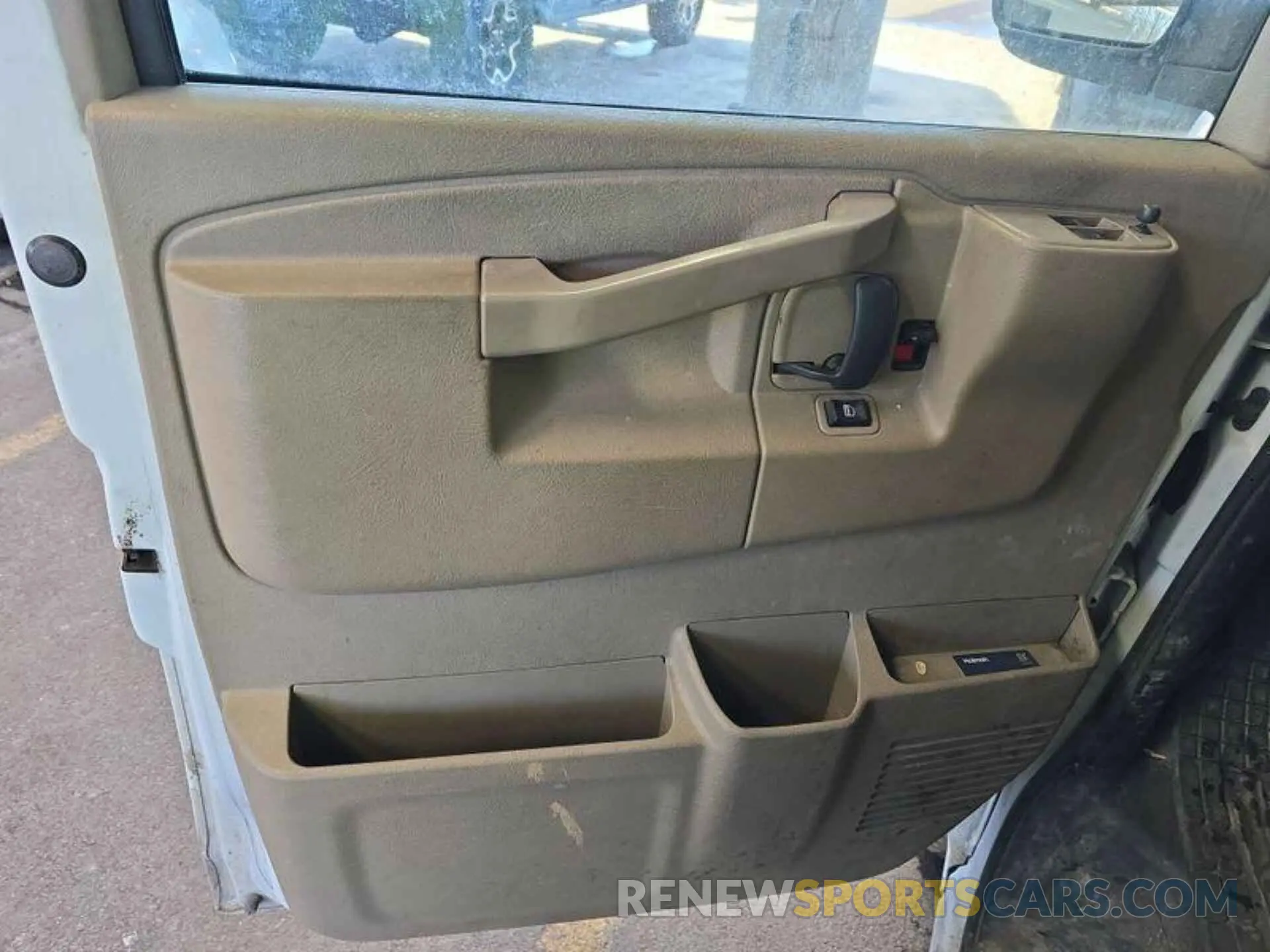20 fotografías del automóvil dañado 1GCZGGFPXL1276541 CHEVROLET EXPRESS G3500 2020