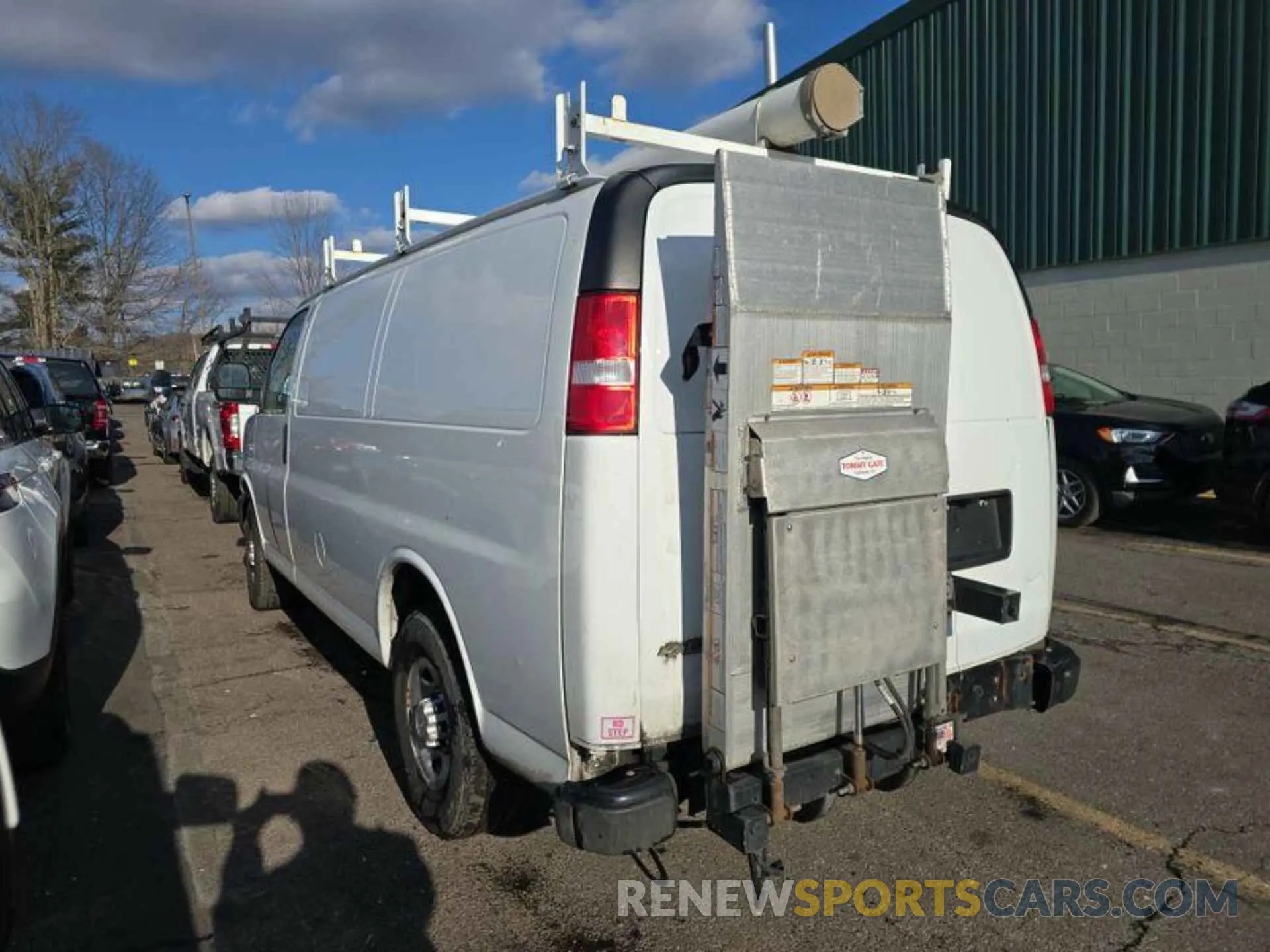 25 fotografías del automóvil dañado 1GCZGGFPXL1276541 CHEVROLET EXPRESS G3500 2020