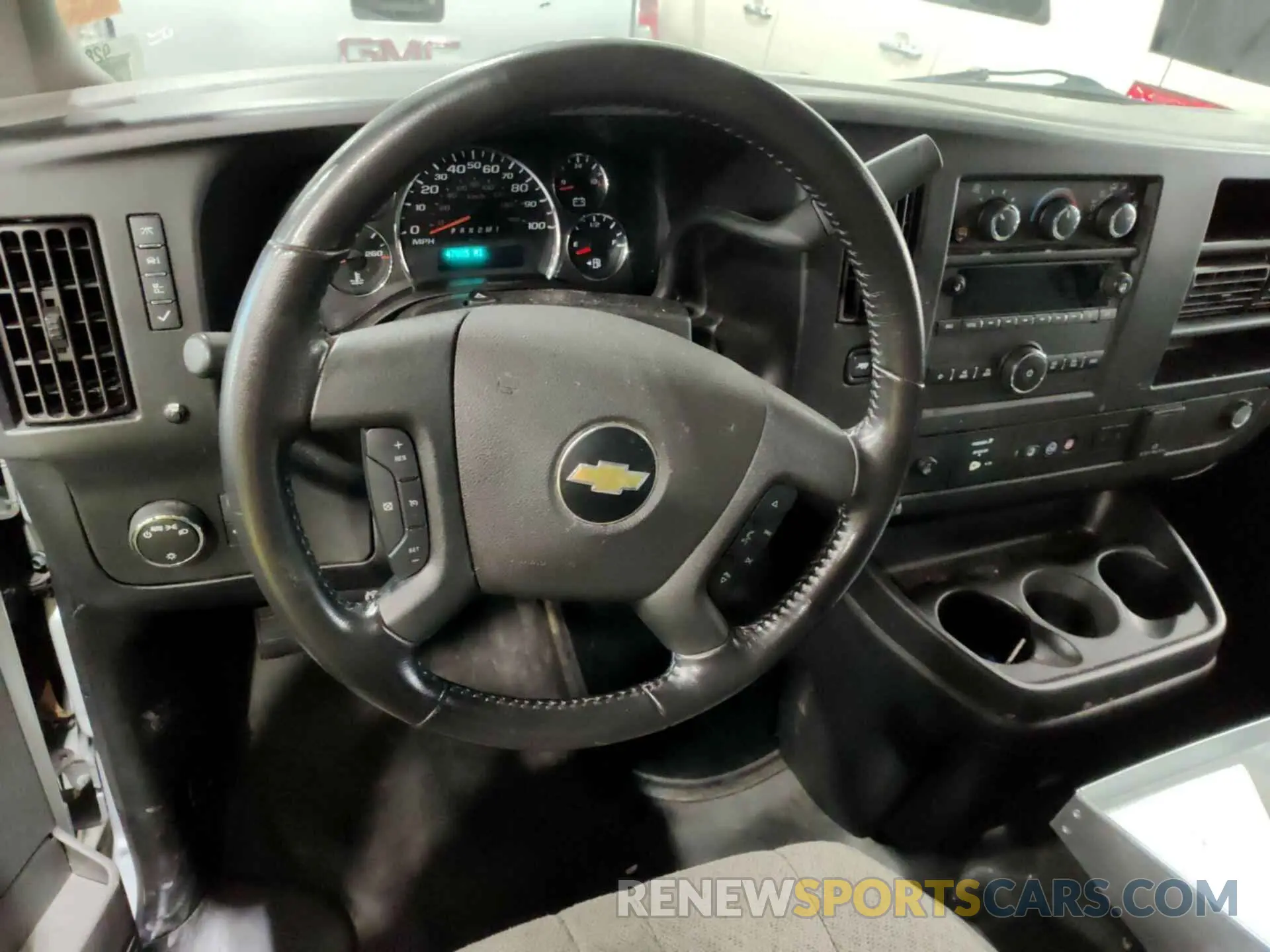 20 fotografías del automóvil dañado 1GCZGGF75M1167342 CHEVROLET EXPRESS G3500 2021