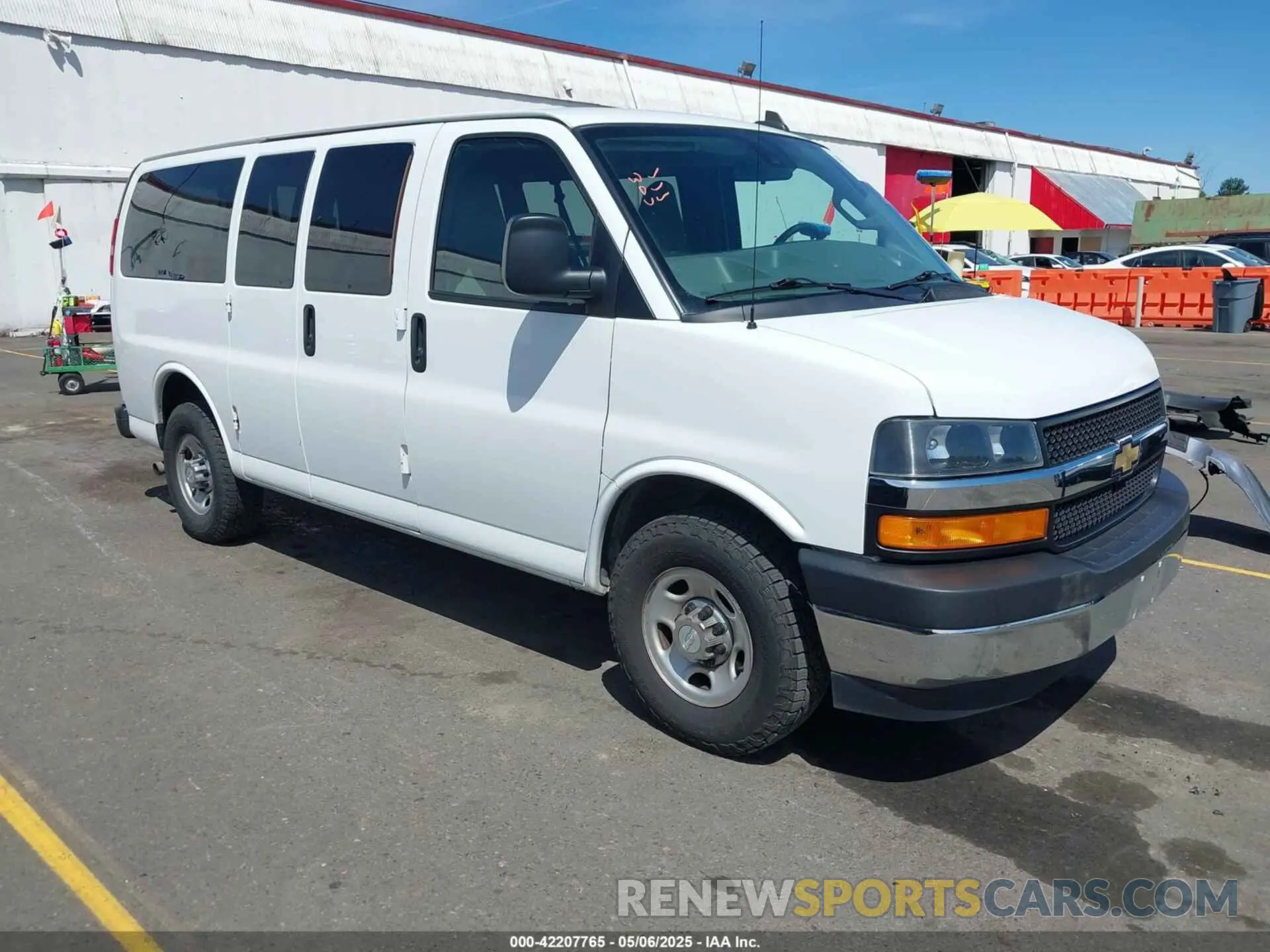 1 fotografías del automóvil dañado 1GAWGFFGXL1155840 CHEVROLET EXPRESS PASSENGER 2020