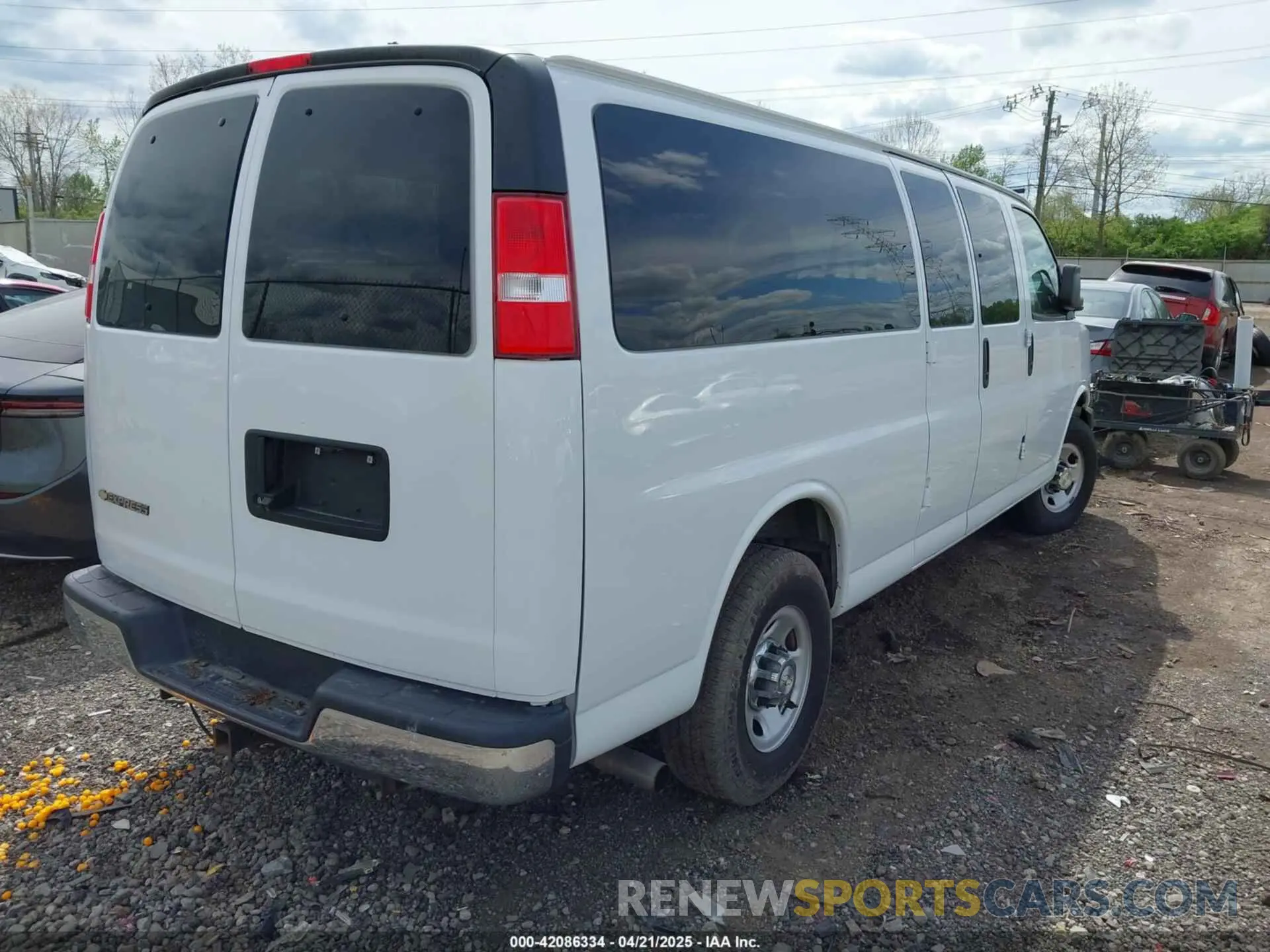 4 fotografías del automóvil dañado 1GAZGPFG0L1243105 CHEVROLET EXPRESS PASSENGER 2020