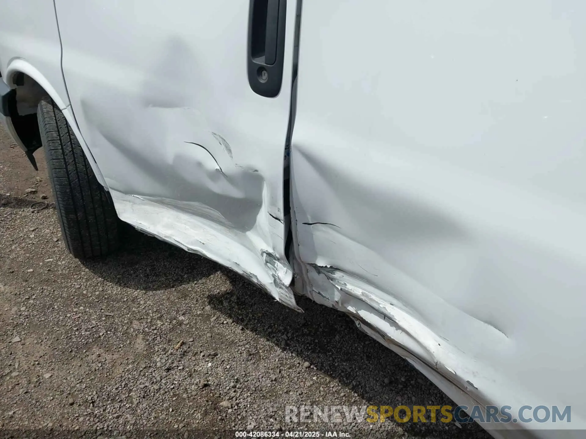 6 fotografías del automóvil dañado 1GAZGPFG0L1243105 CHEVROLET EXPRESS PASSENGER 2020