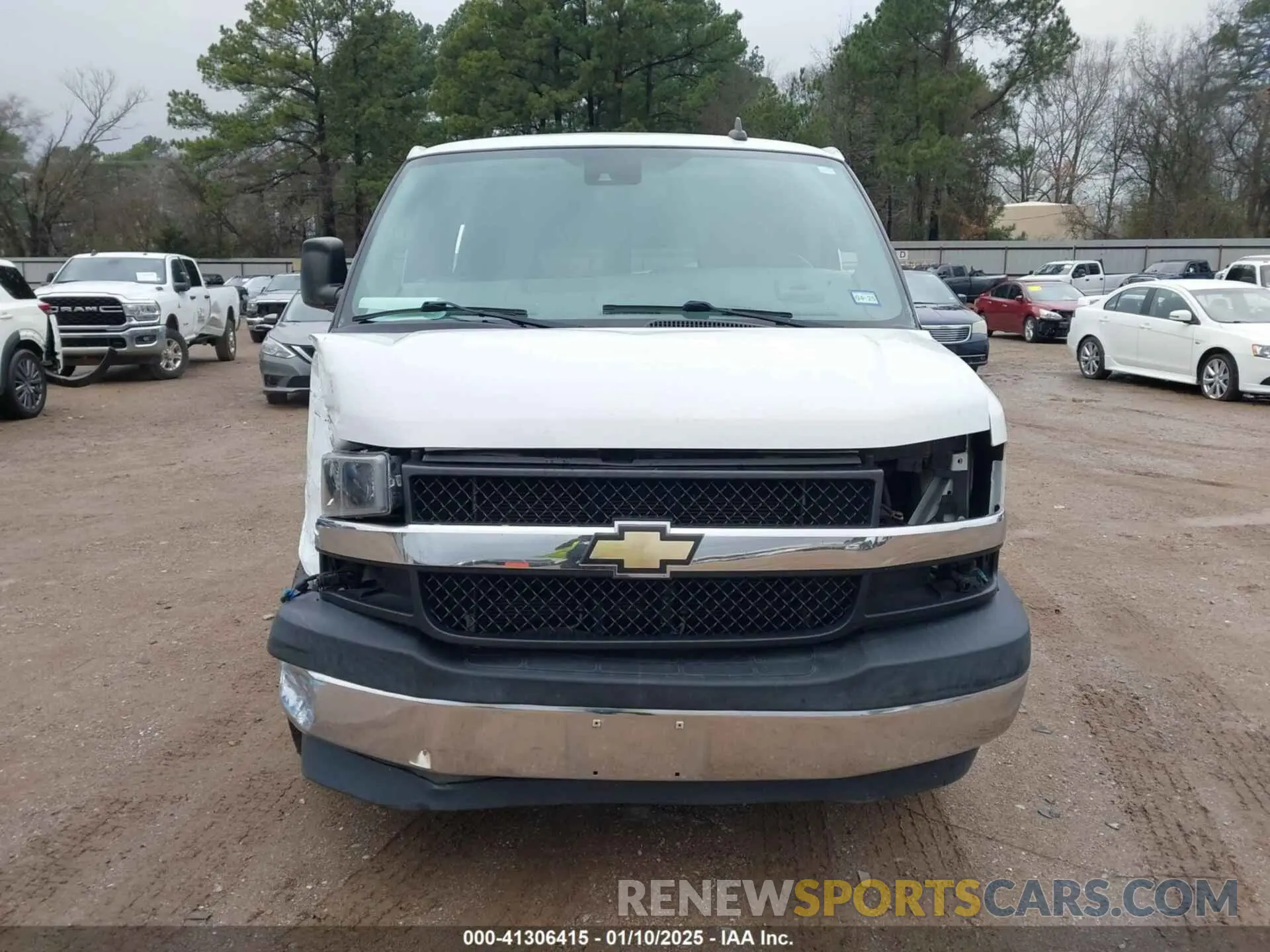 13 fotografías del automóvil dañado 1GAZGPFG4L1121251 CHEVROLET EXPRESS PASSENGER 2020