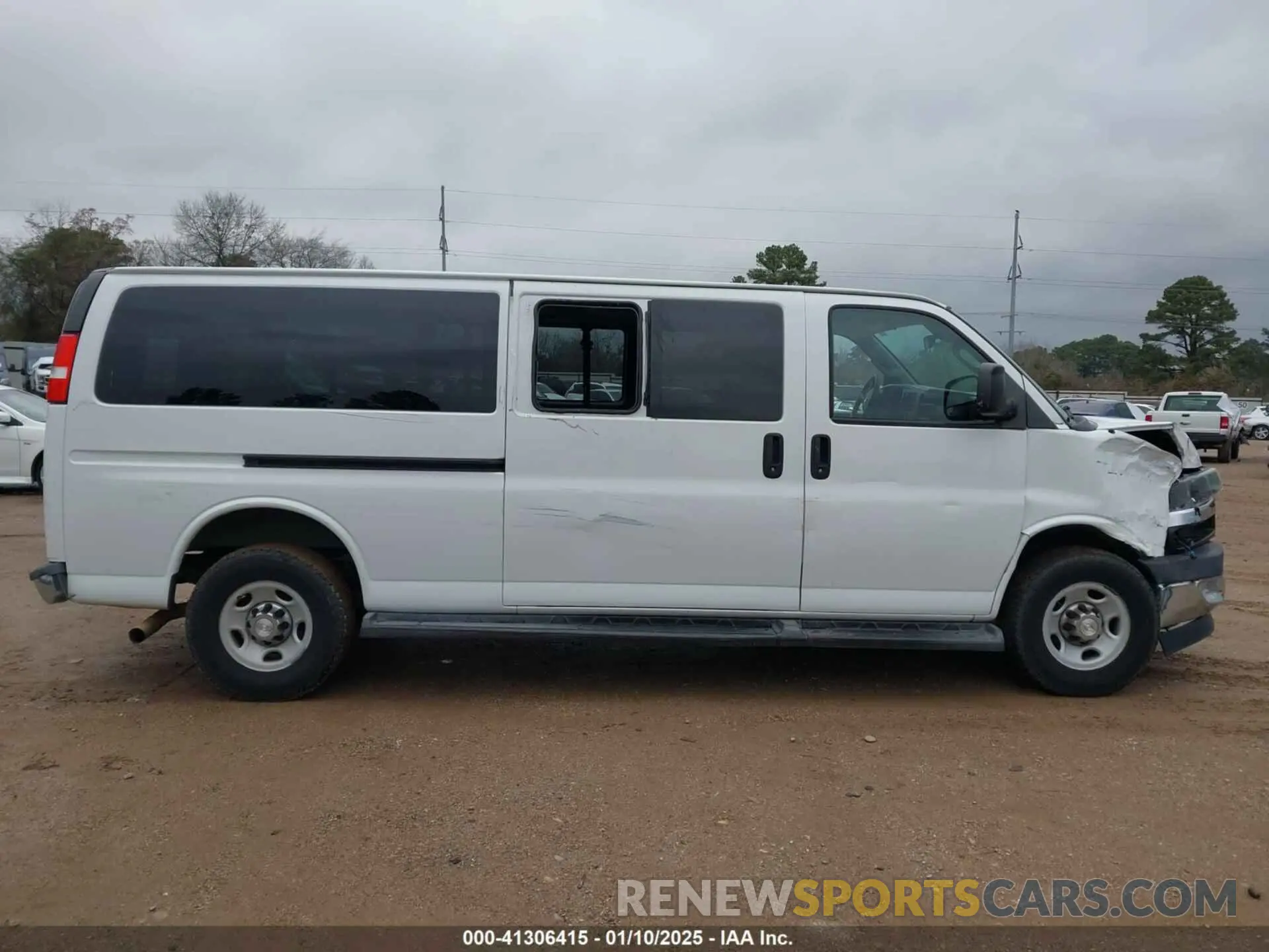 19 fotografías del automóvil dañado 1GAZGPFG4L1121251 CHEVROLET EXPRESS PASSENGER 2020