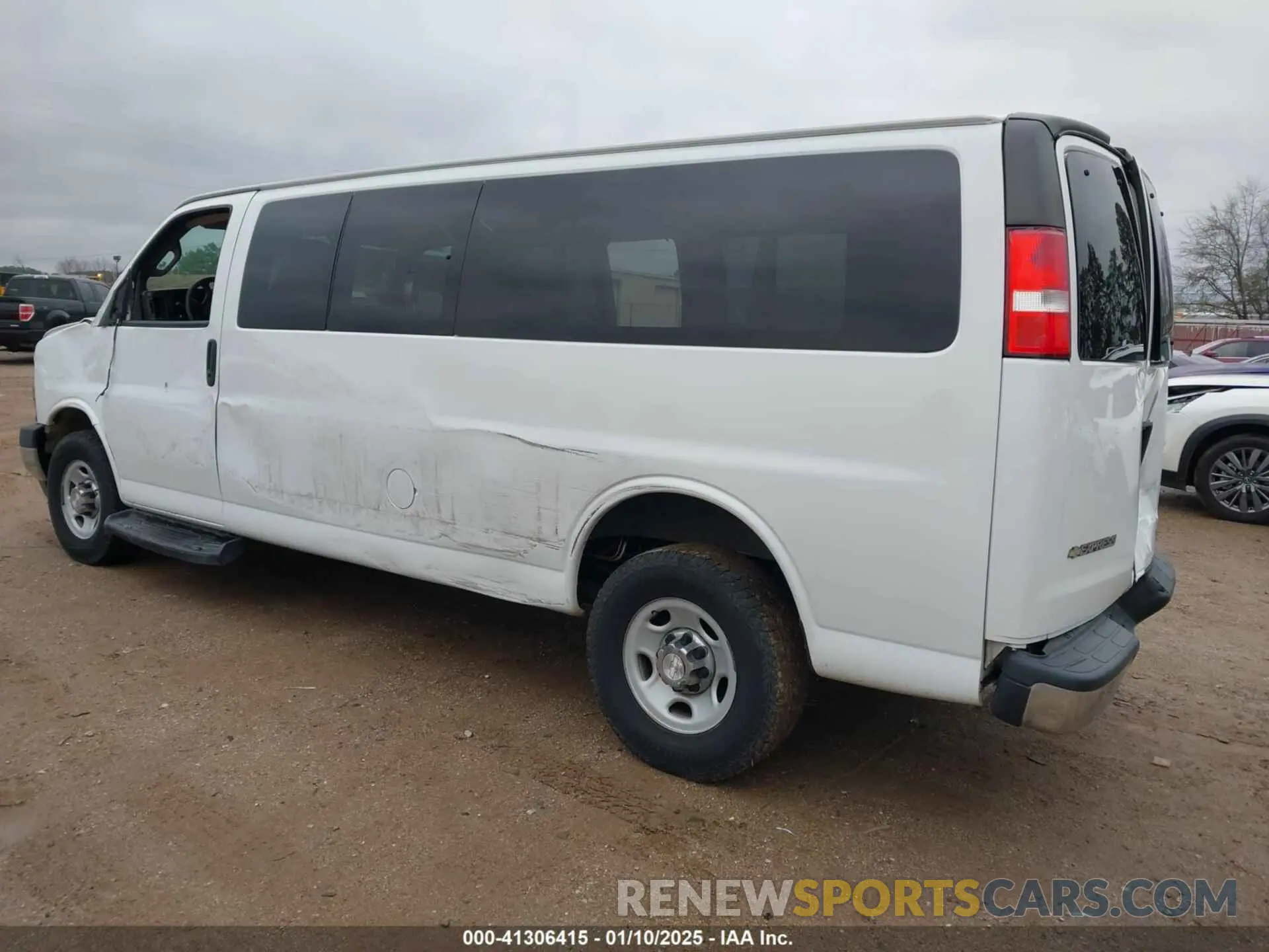 3 fotografías del automóvil dañado 1GAZGPFG4L1121251 CHEVROLET EXPRESS PASSENGER 2020
