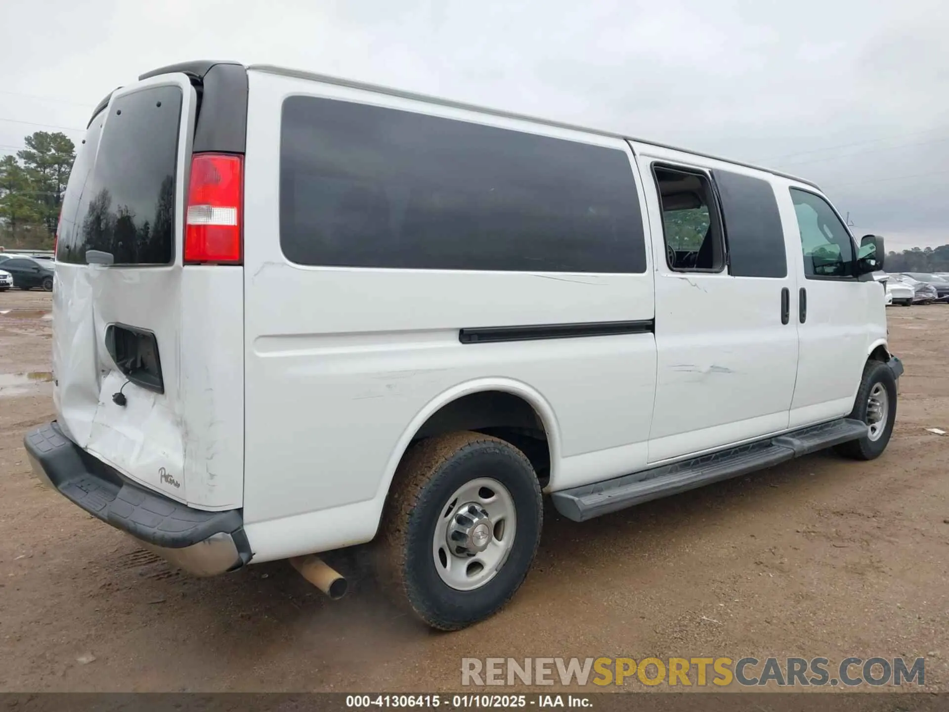 4 fotografías del automóvil dañado 1GAZGPFG4L1121251 CHEVROLET EXPRESS PASSENGER 2020