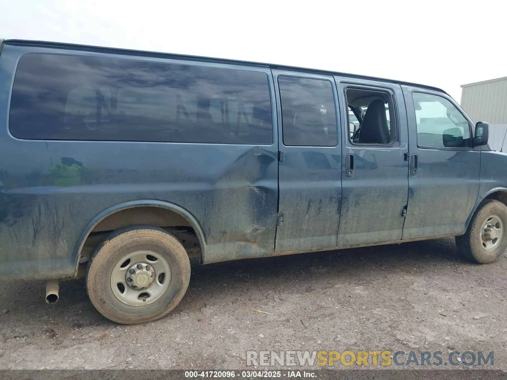 13 fotografías del automóvil dañado 1GAZGPFG5L1168319 CHEVROLET EXPRESS PASSENGER 2020