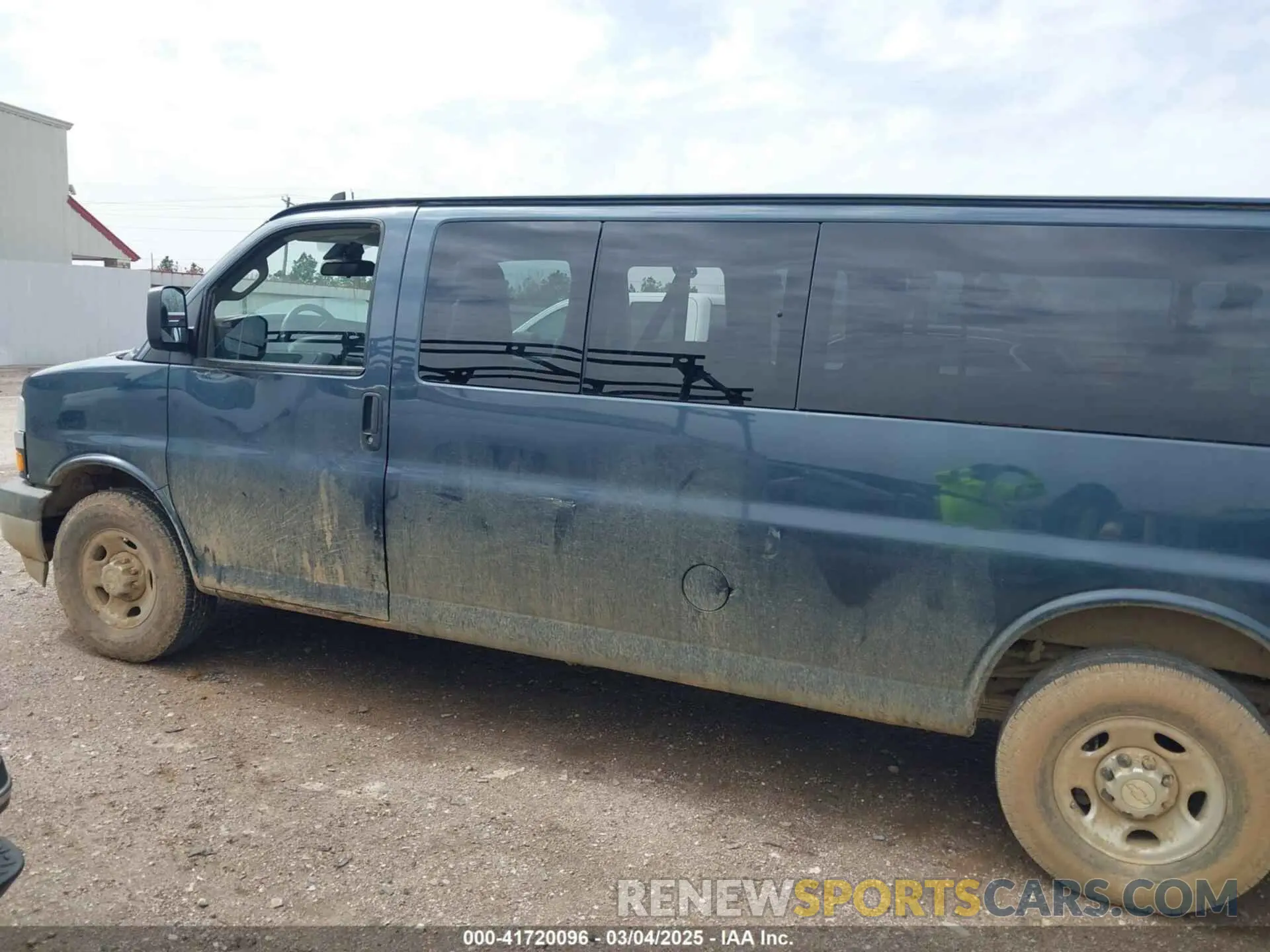 14 fotografías del automóvil dañado 1GAZGPFG5L1168319 CHEVROLET EXPRESS PASSENGER 2020