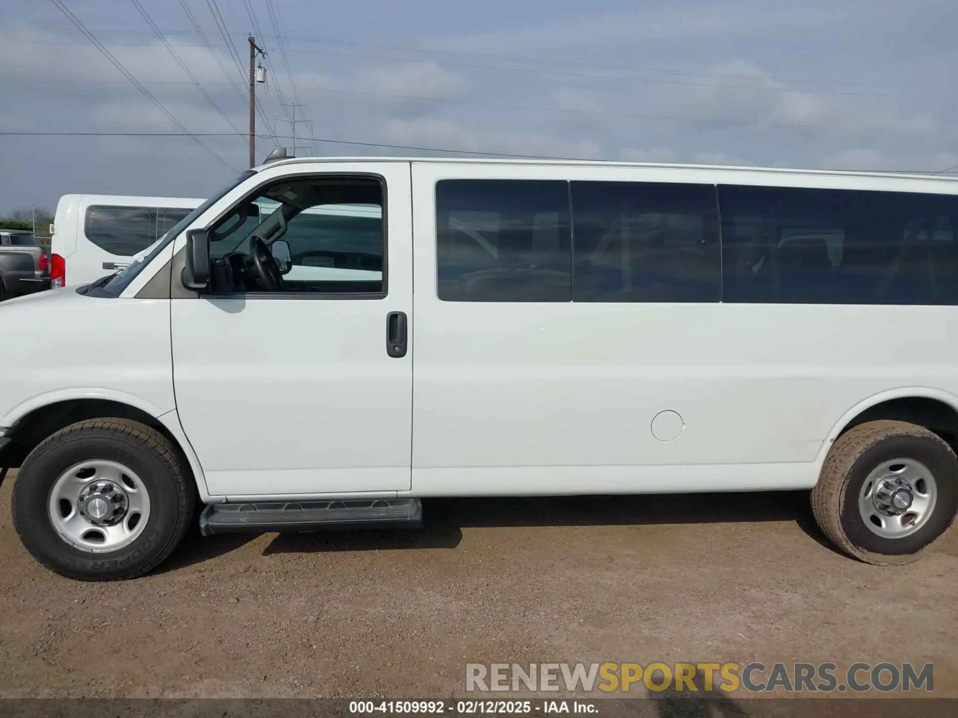 14 fotografías del automóvil dañado 1GAZGPFG8L1209896 CHEVROLET EXPRESS PASSENGER 2020