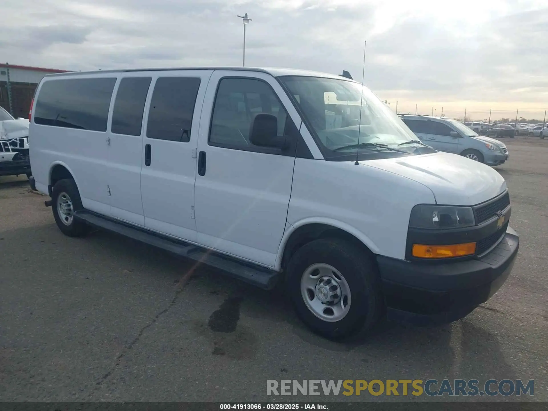 1 fotografías del automóvil dañado 1GAZGNFP9N1284629 CHEVROLET EXPRESS PASSENGER 2022