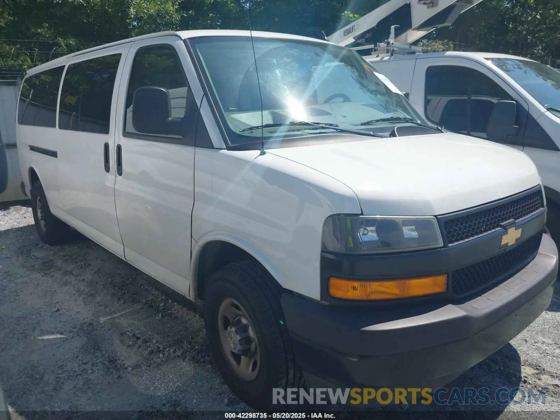1 fotografías del automóvil dañado 1GAZGNFP7P1133565 CHEVROLET EXPRESS PASSENGER 2023