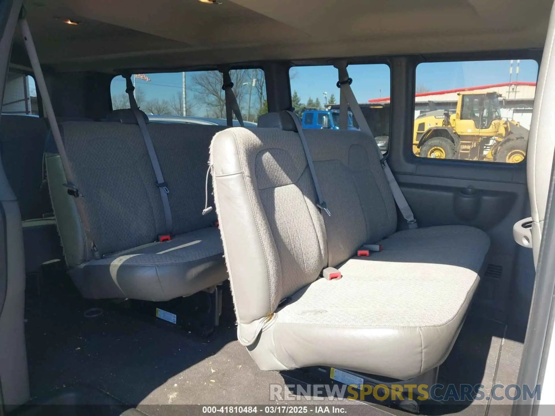 8 fotografías del automóvil dañado 1GAZGPFP3P1175047 CHEVROLET EXPRESS PASSENGER 2023