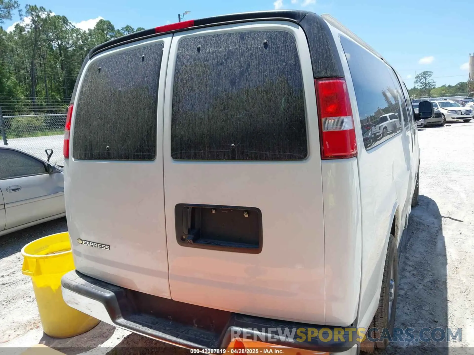16 fotografías del automóvil dañado 1GAZGPF79S1100720 CHEVROLET EXPRESS PASSENGER 2025
