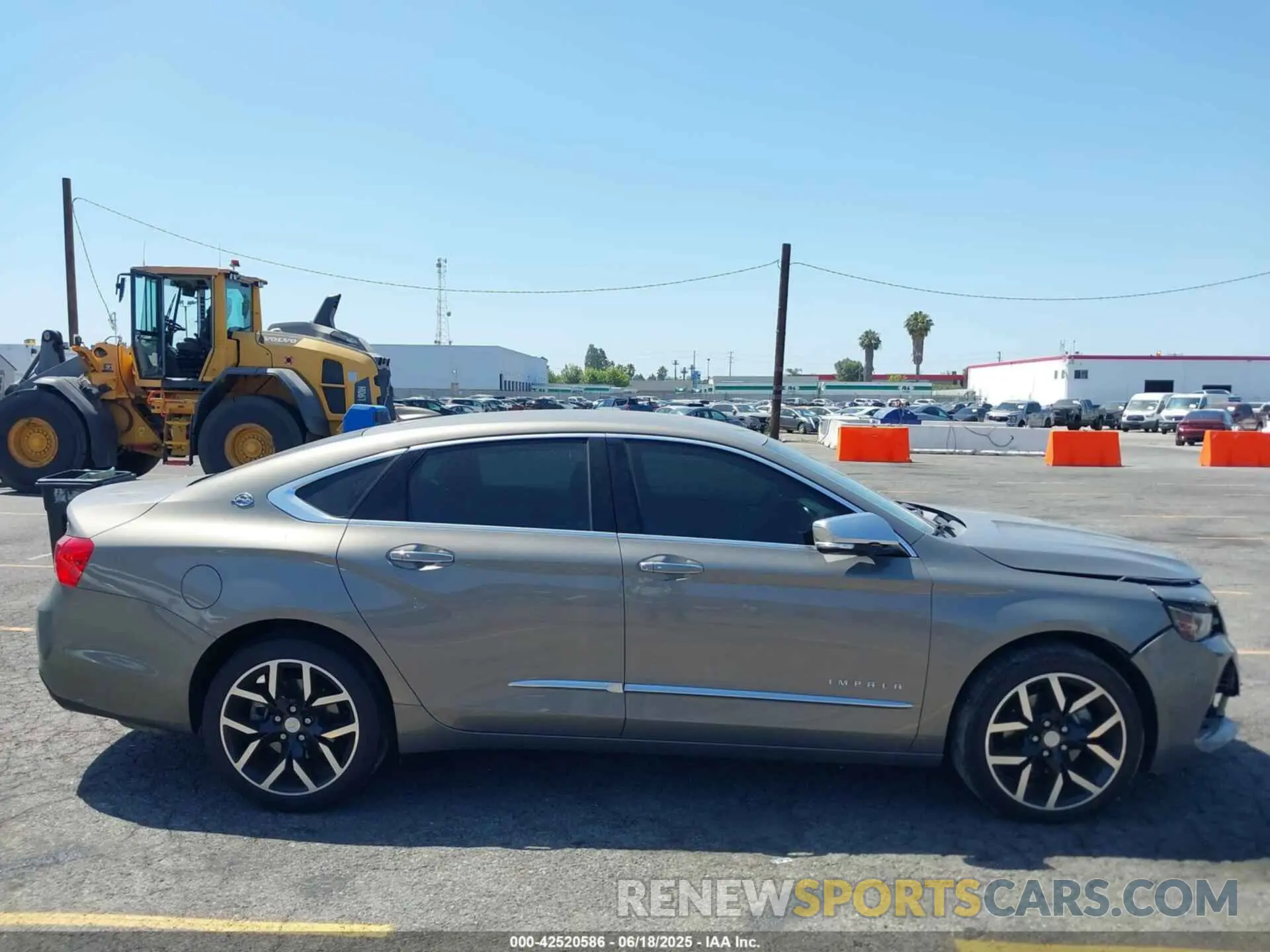 13 fotografías del automóvil dañado 1G1105S31KU134710 CHEVROLET IMPALA 2019
