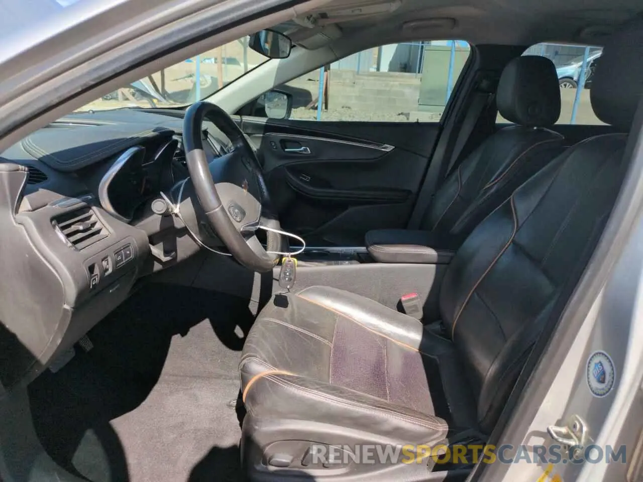 7 fotografías del automóvil dañado 1G1105S32KU112537 CHEVROLET IMPALA 2019