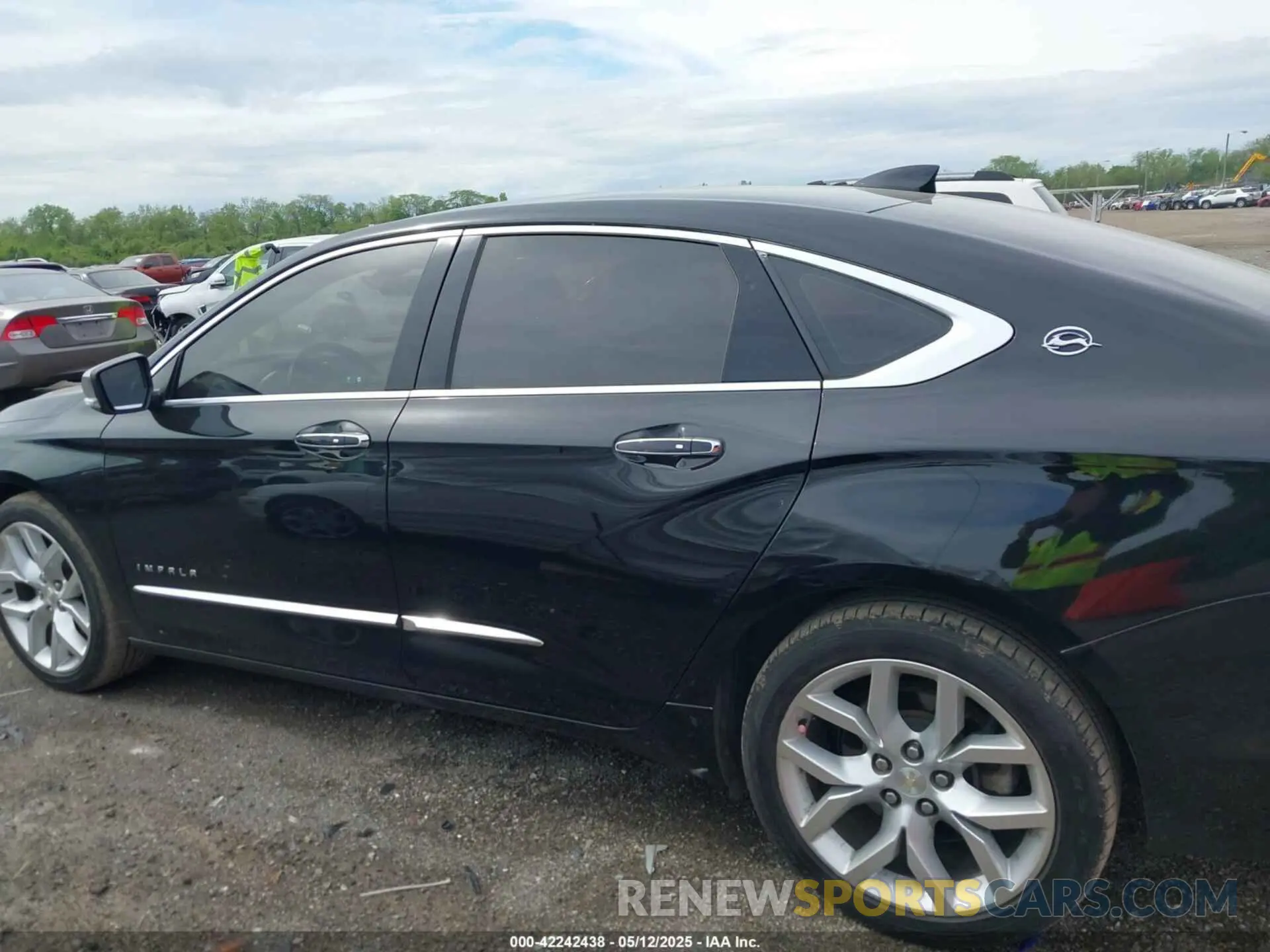 14 fotografías del automóvil dañado 1G1105S33KU104673 CHEVROLET IMPALA 2019