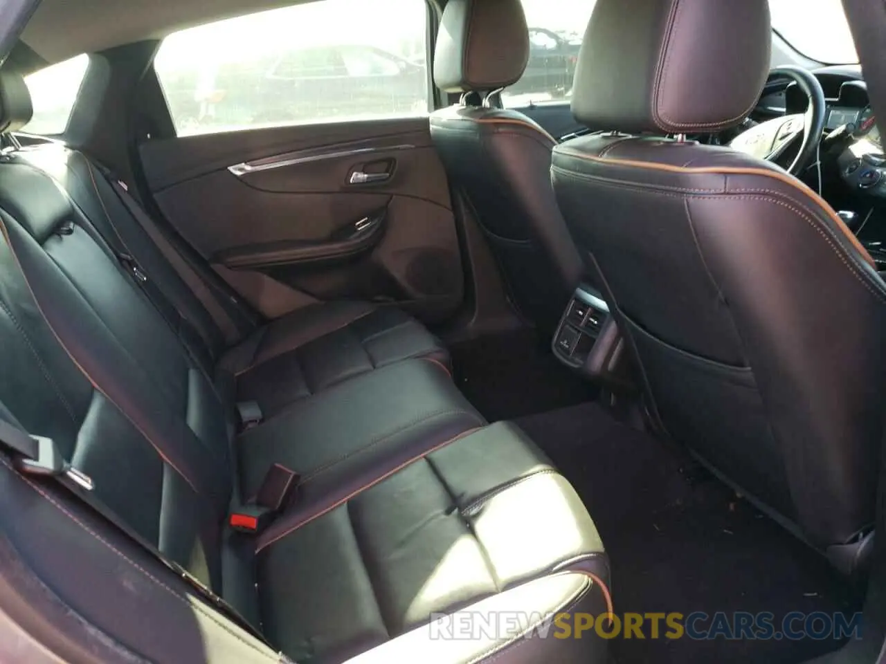 10 fotografías del automóvil dañado 1G1105S33KU107105 CHEVROLET IMPALA 2019
