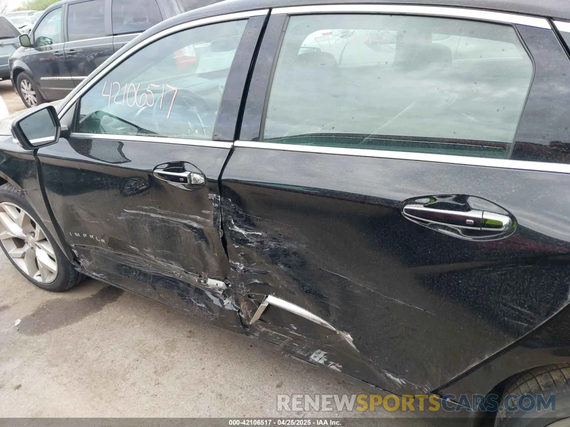 14 fotografías del automóvil dañado 1G1105S36KU105588 CHEVROLET IMPALA 2019