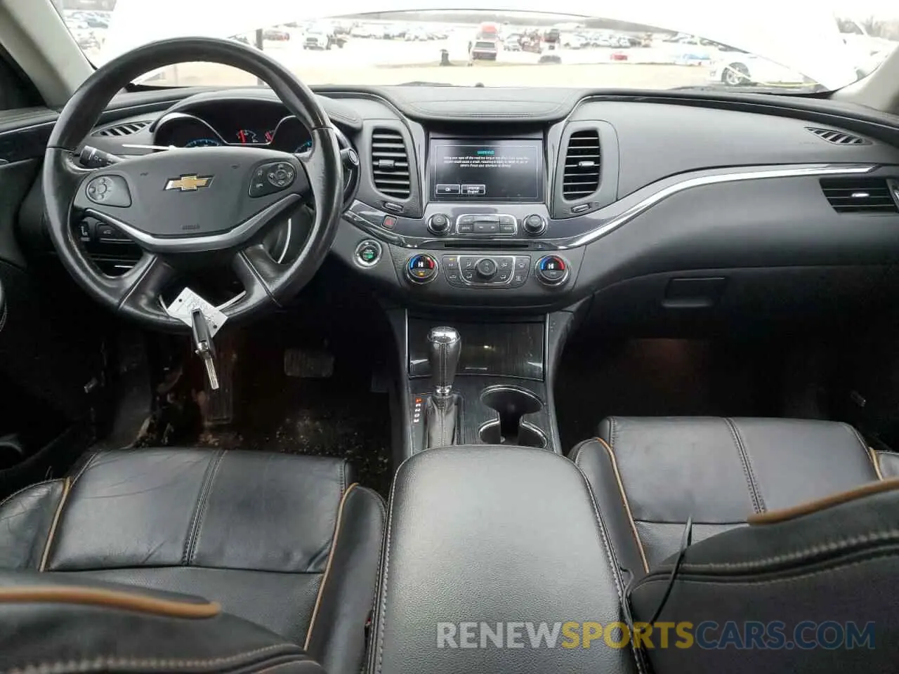 8 fotografías del automóvil dañado 1G1105S37KU141435 CHEVROLET IMPALA 2019