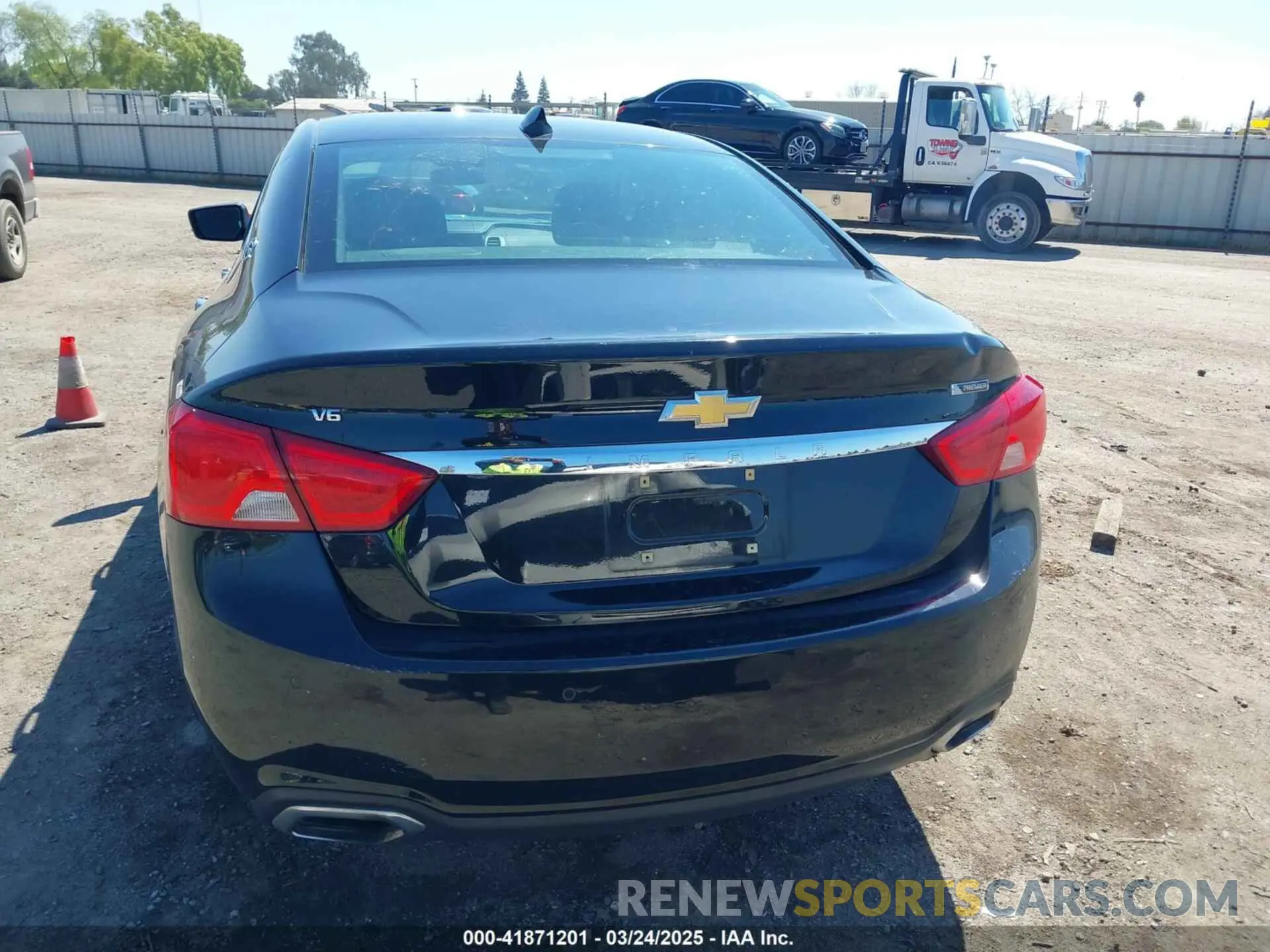 17 fotografías del automóvil dañado 1G1105S38KU113577 CHEVROLET IMPALA 2019