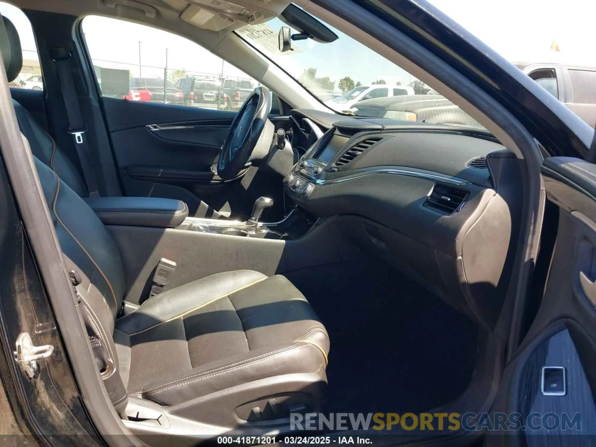 5 fotografías del automóvil dañado 1G1105S38KU113577 CHEVROLET IMPALA 2019