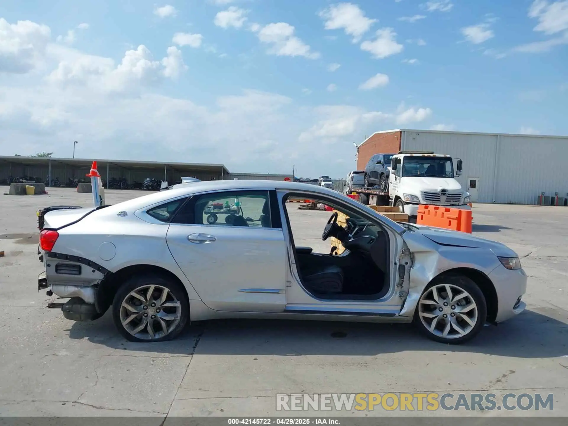 14 fotografías del automóvil dañado 1G1105S38KU115426 CHEVROLET IMPALA 2019