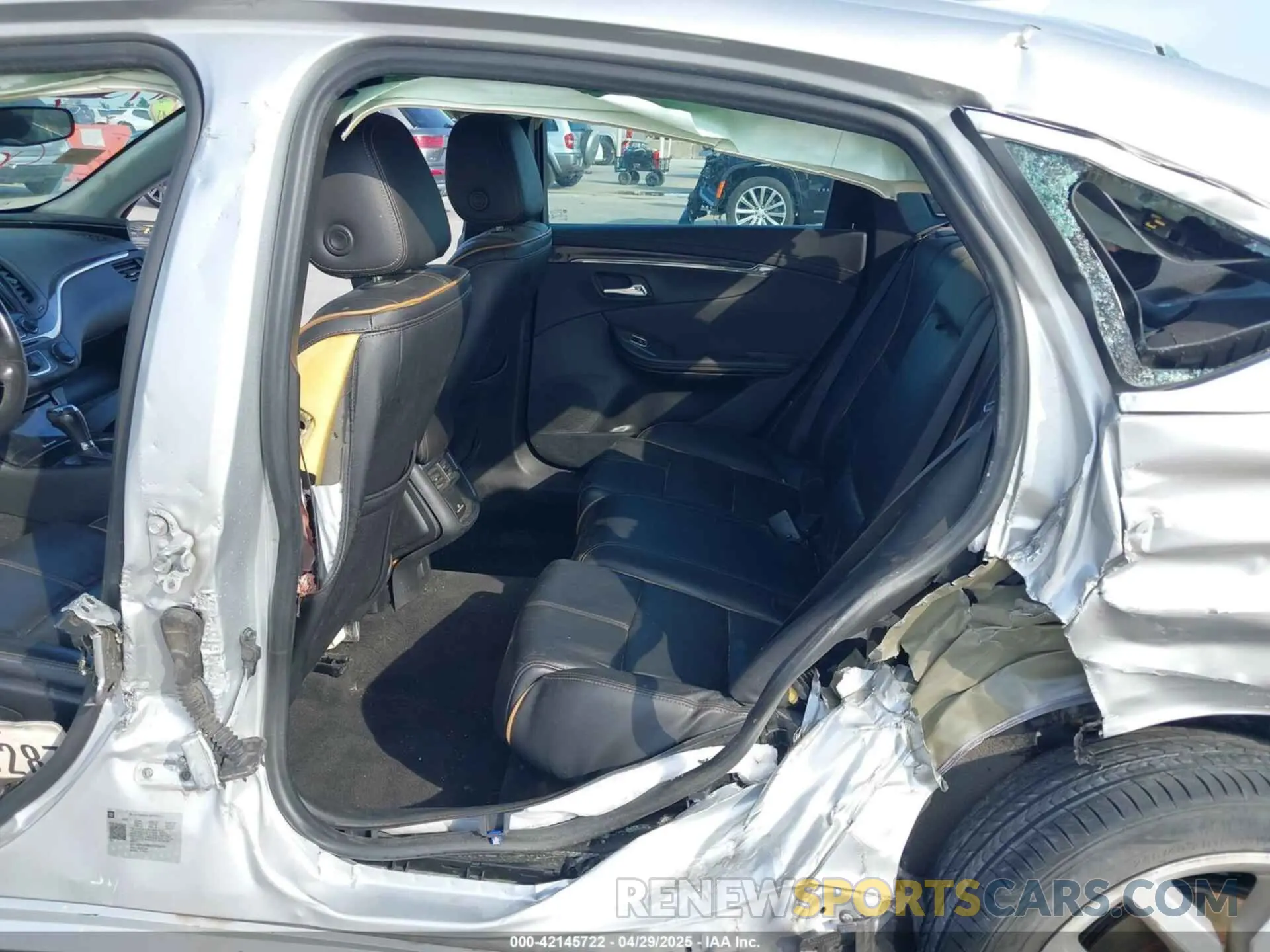 8 fotografías del automóvil dañado 1G1105S38KU115426 CHEVROLET IMPALA 2019