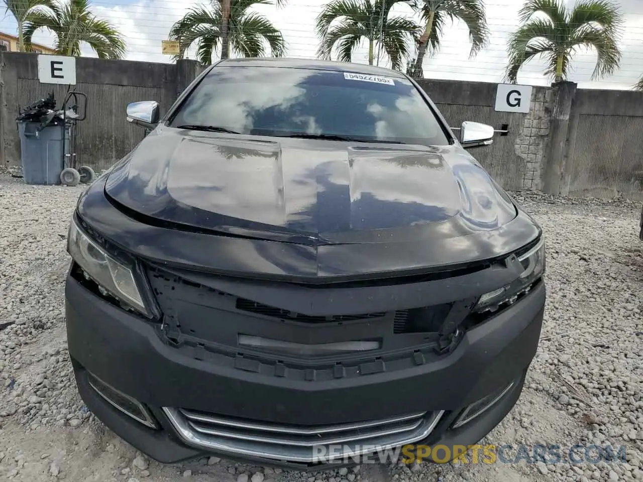 5 fotografías del automóvil dañado 1G1105S3XKU116769 CHEVROLET IMPALA 2019