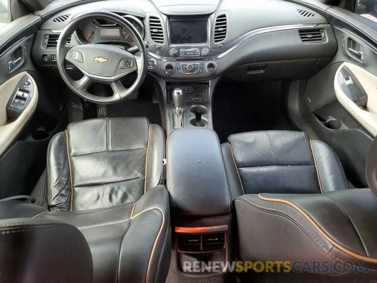 8 fotografías del automóvil dañado 1G1105S3XKU116769 CHEVROLET IMPALA 2019