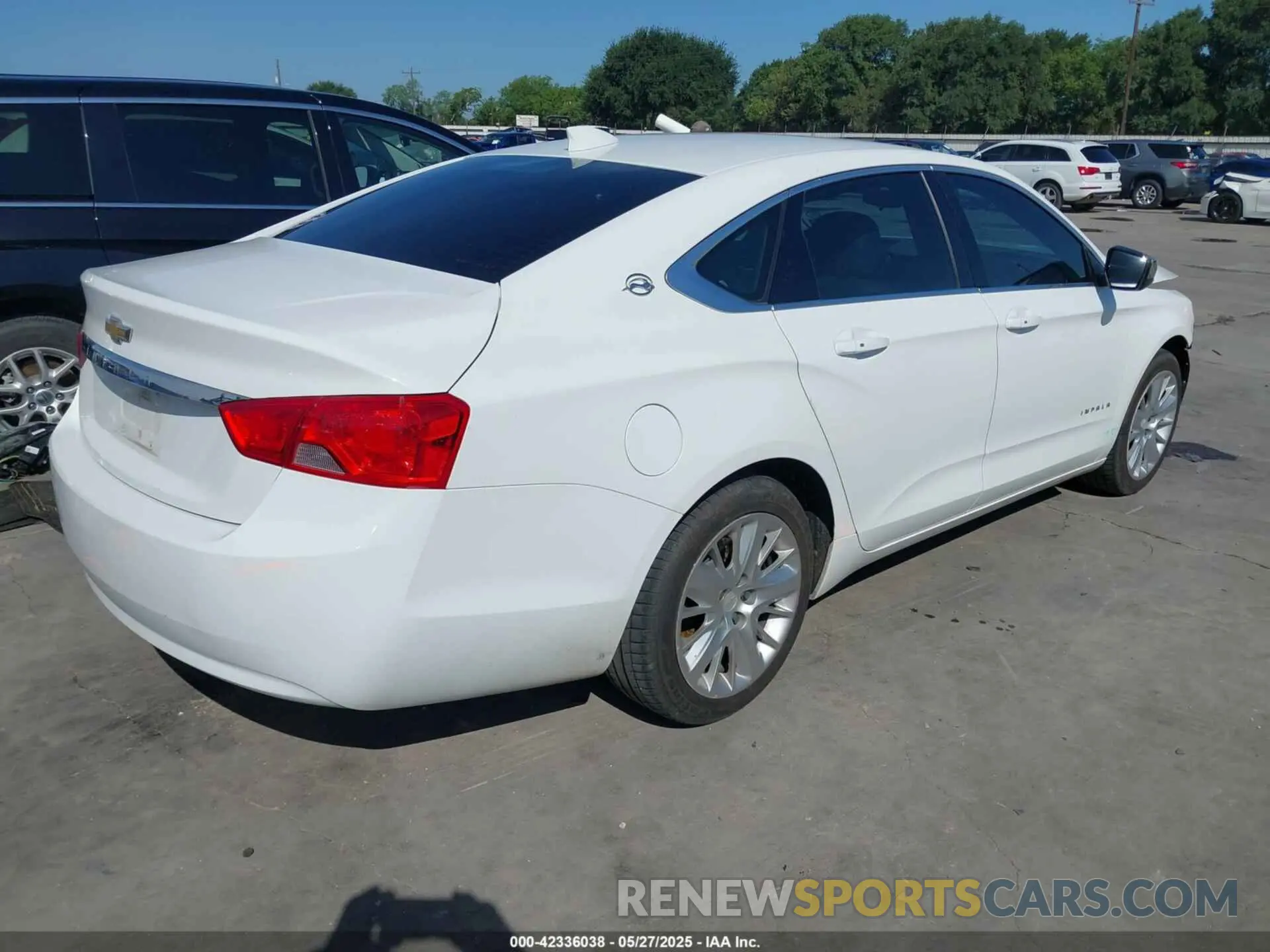 4 fotografías del automóvil dañado 1G11Y5SA6KU144785 CHEVROLET IMPALA 2019
