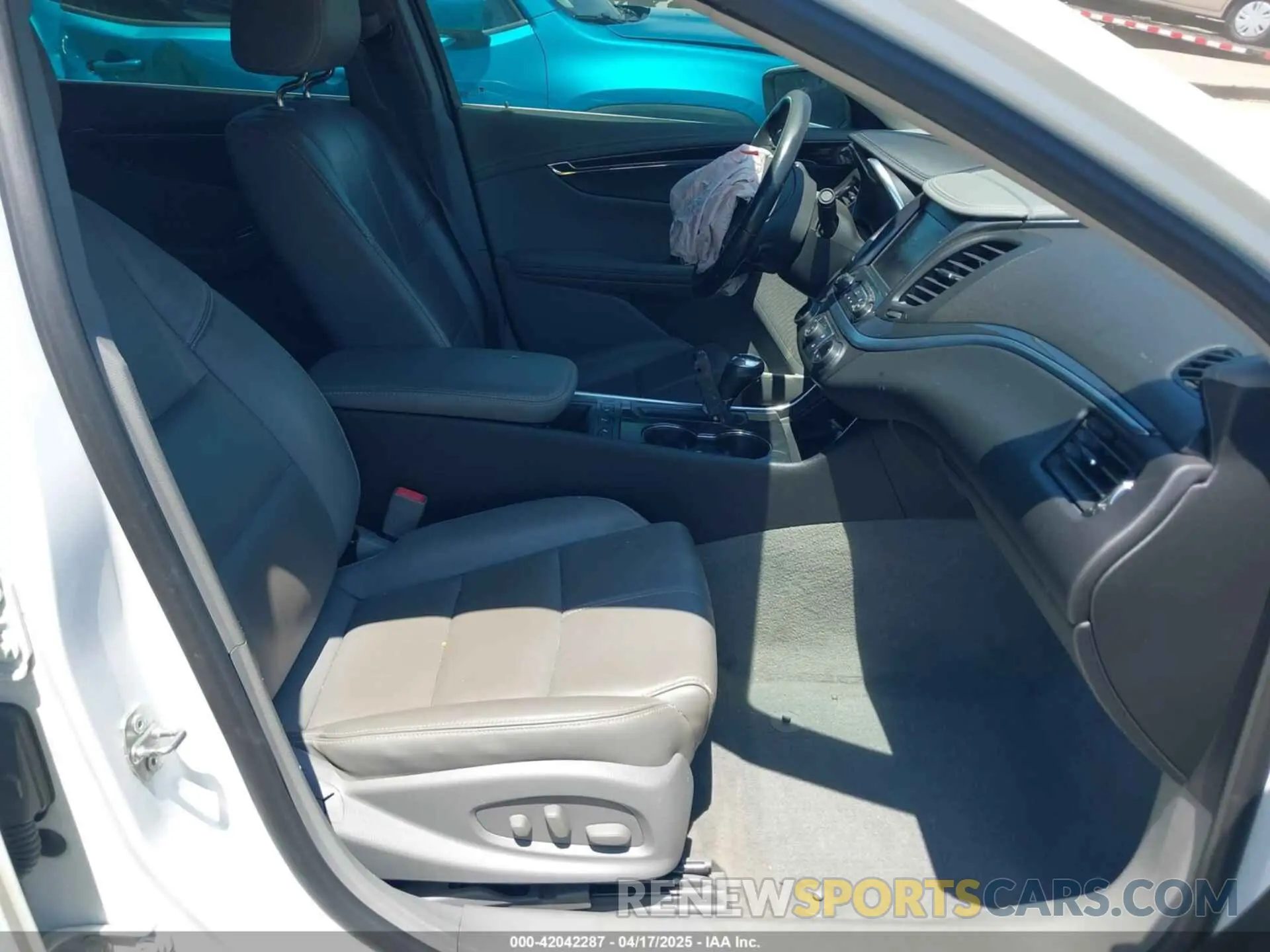 5 fotografías del automóvil dañado 1G11Z5S36KU113051 CHEVROLET IMPALA 2019