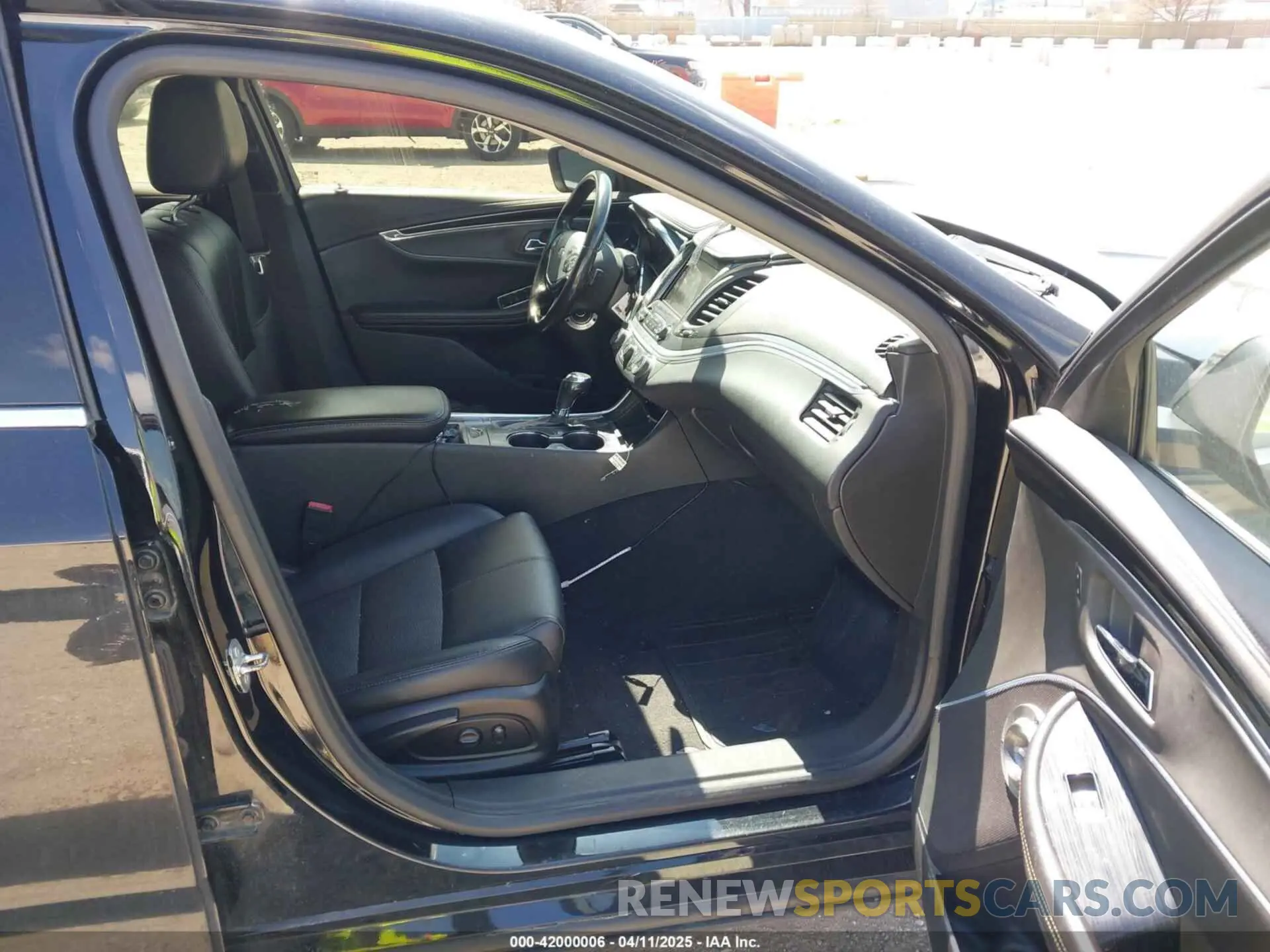 5 fotografías del automóvil dañado 1G11Z5S39KU104196 CHEVROLET IMPALA 2019