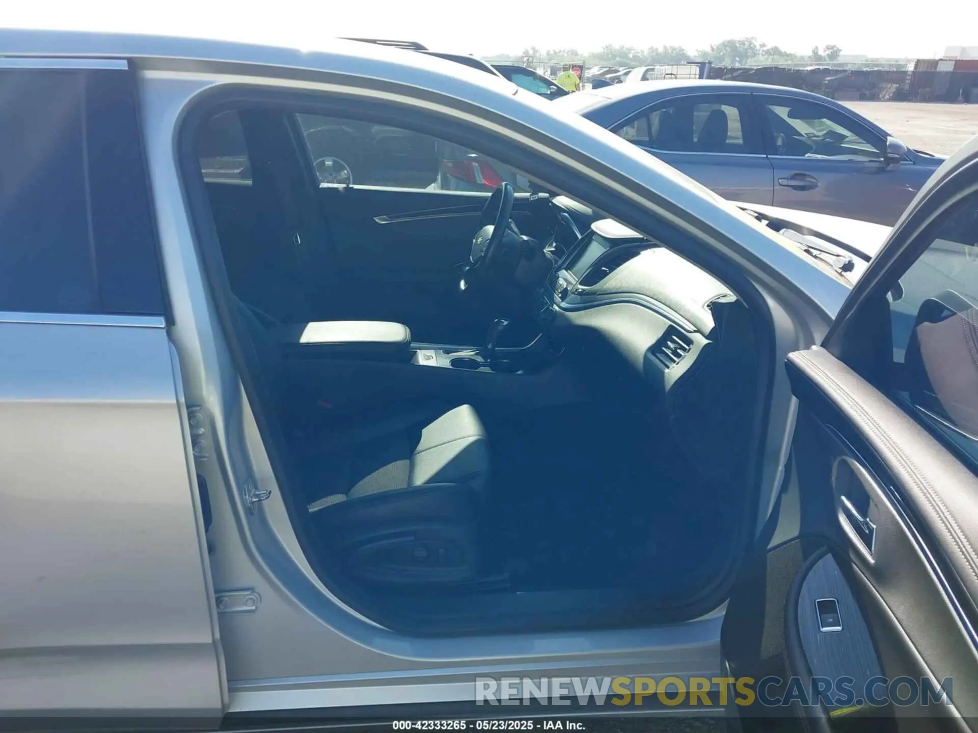5 fotografías del automóvil dañado 1G11Z5S3XKU128474 CHEVROLET IMPALA 2019