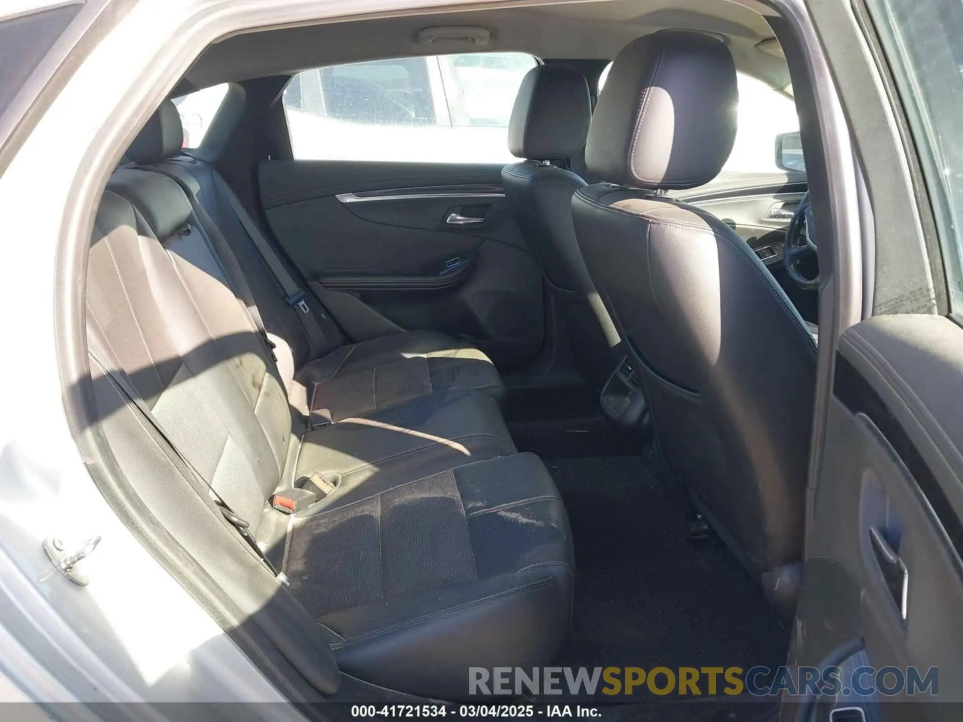 8 fotografías del automóvil dañado 1G11Z5SA5KU132382 CHEVROLET IMPALA 2019