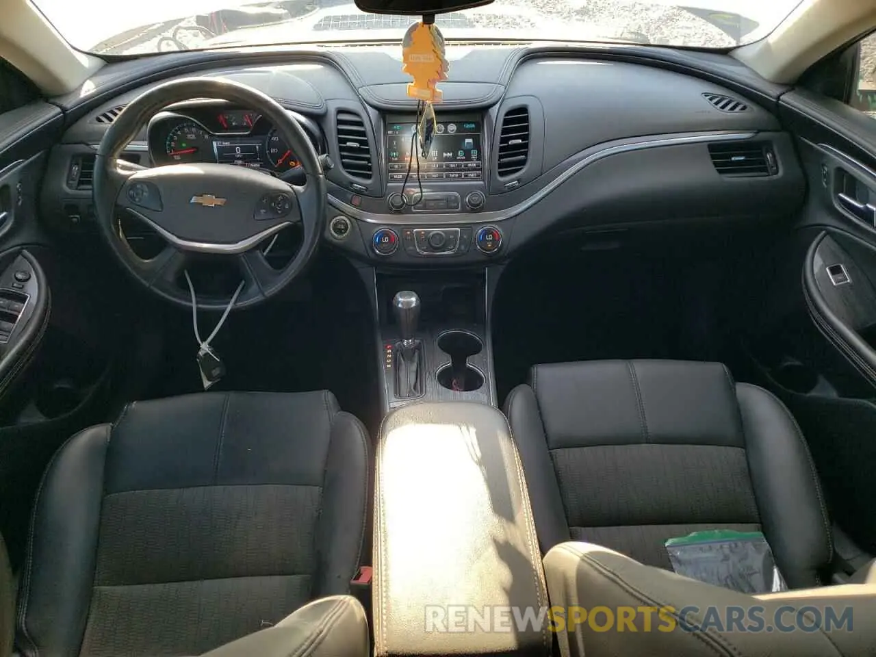 8 fotografías del automóvil dañado 1G11Z5SA5KU141938 CHEVROLET IMPALA 2019