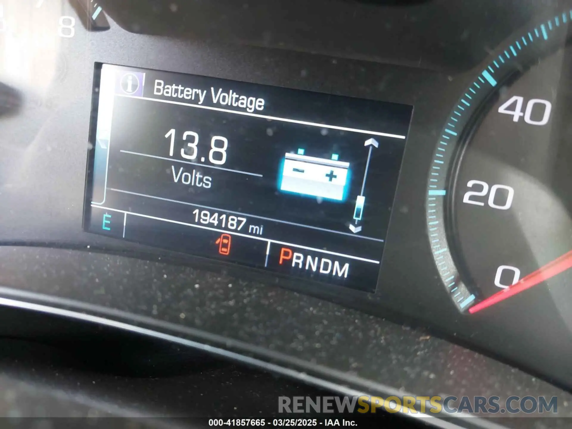 15 fotografías del automóvil dañado 2G11X5SA2K9139499 CHEVROLET IMPALA 2019
