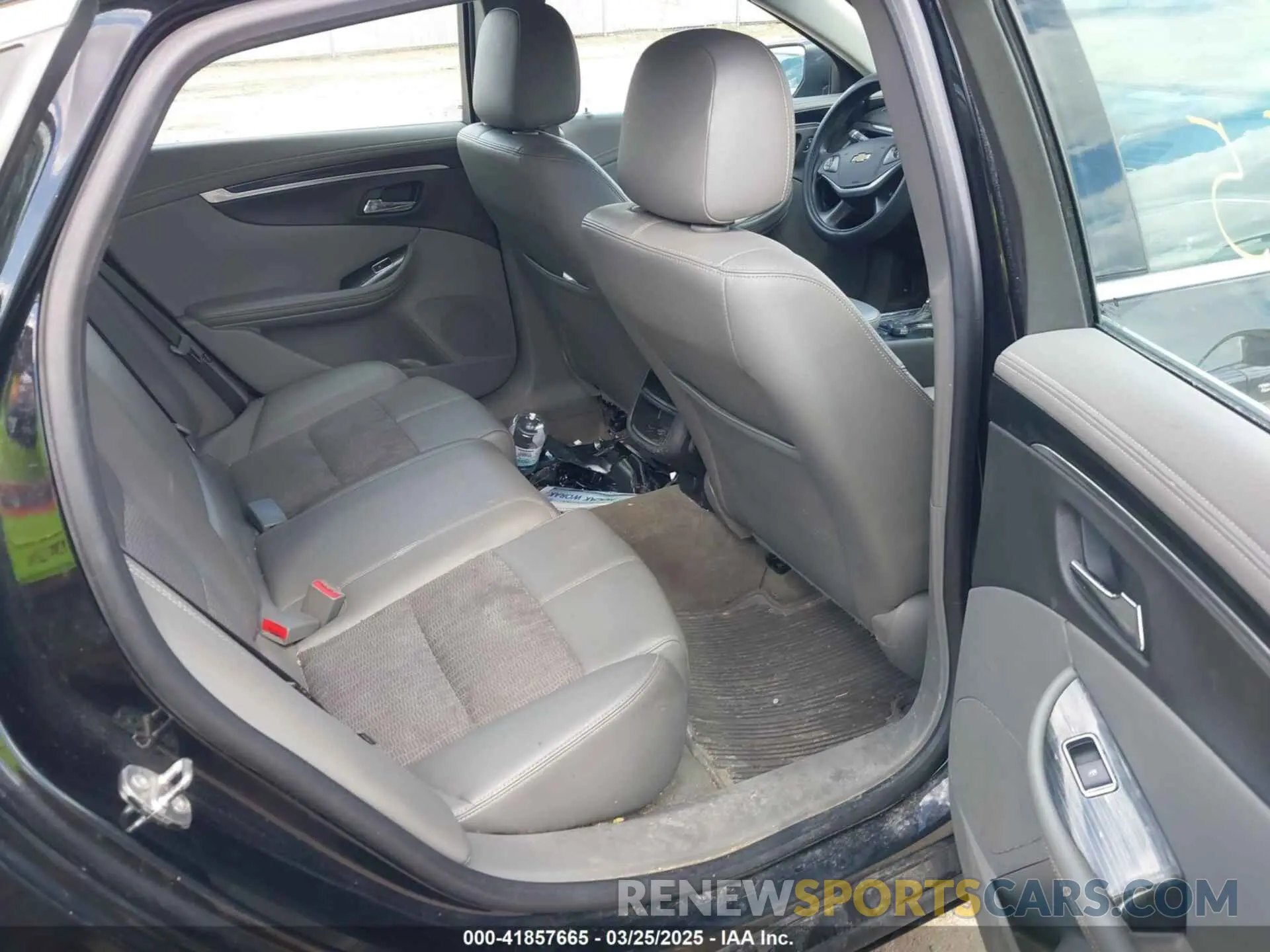 8 fotografías del automóvil dañado 2G11X5SA2K9139499 CHEVROLET IMPALA 2019