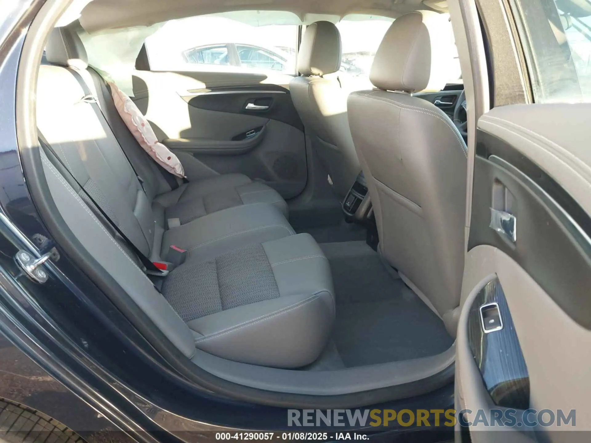 8 fotografías del automóvil dañado 2G11X5SA9K9127169 CHEVROLET IMPALA 2019