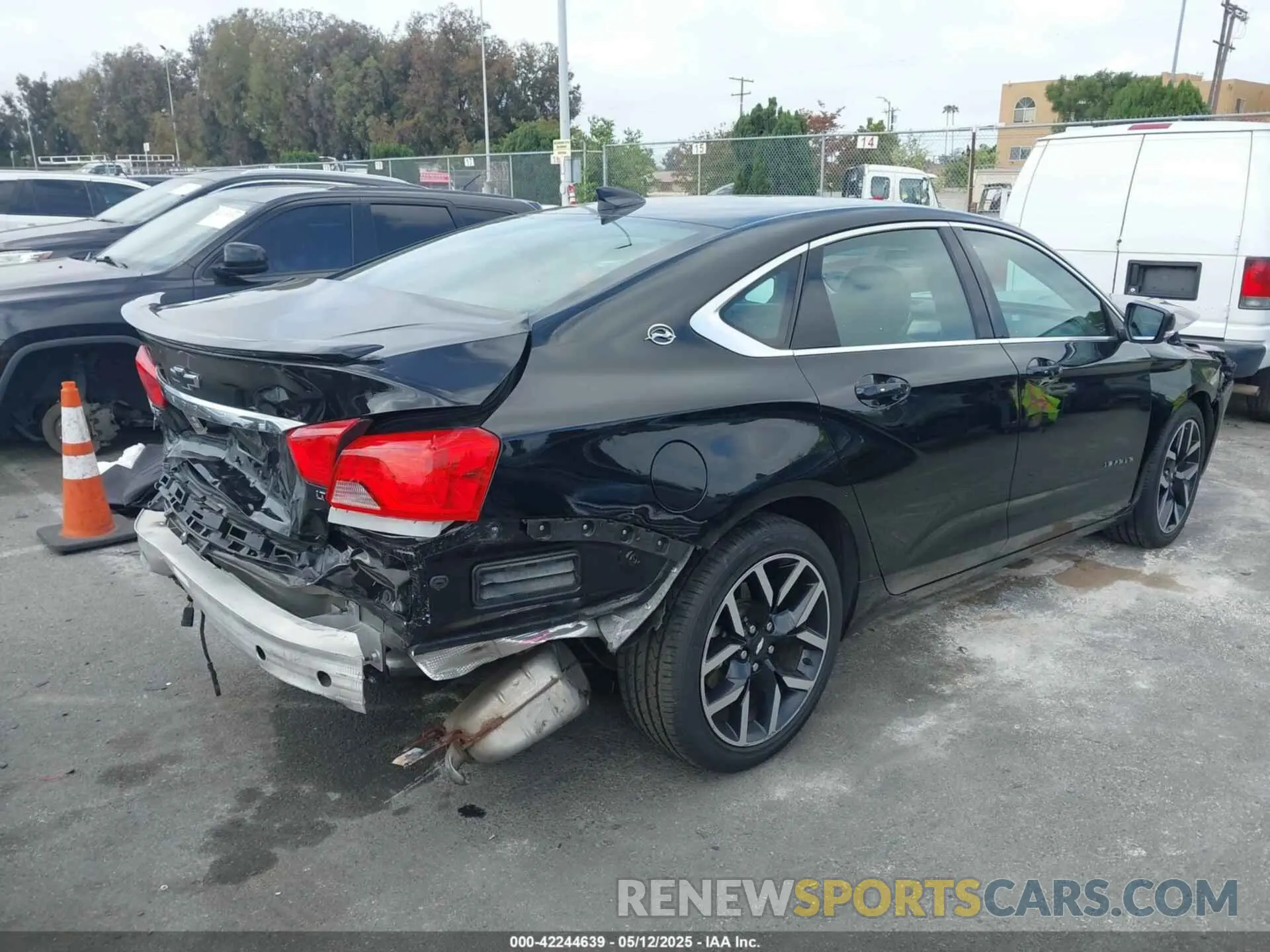 4 fotografías del automóvil dañado 2G11Z5S31K9121023 CHEVROLET IMPALA 2019