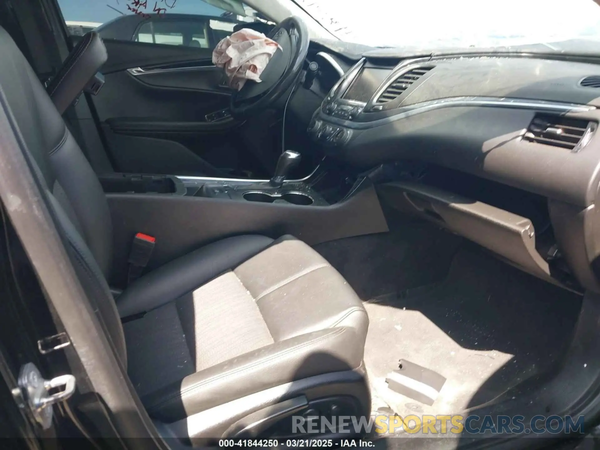 5 fotografías del automóvil dañado 2G11Z5S32K9134315 CHEVROLET IMPALA 2019