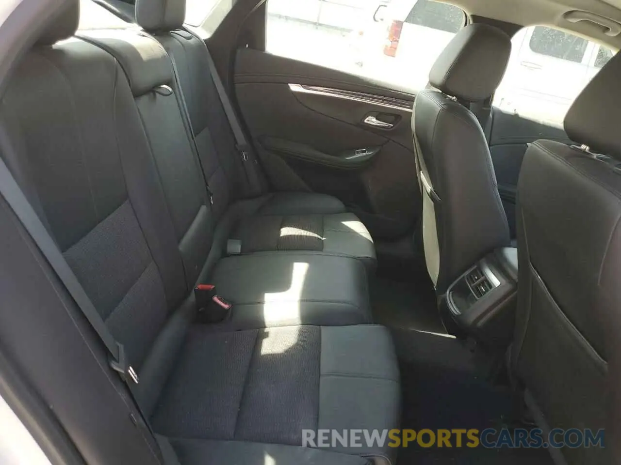 11 fotografías del automóvil dañado 2G11Z5S34K9112106 CHEVROLET IMPALA 2019