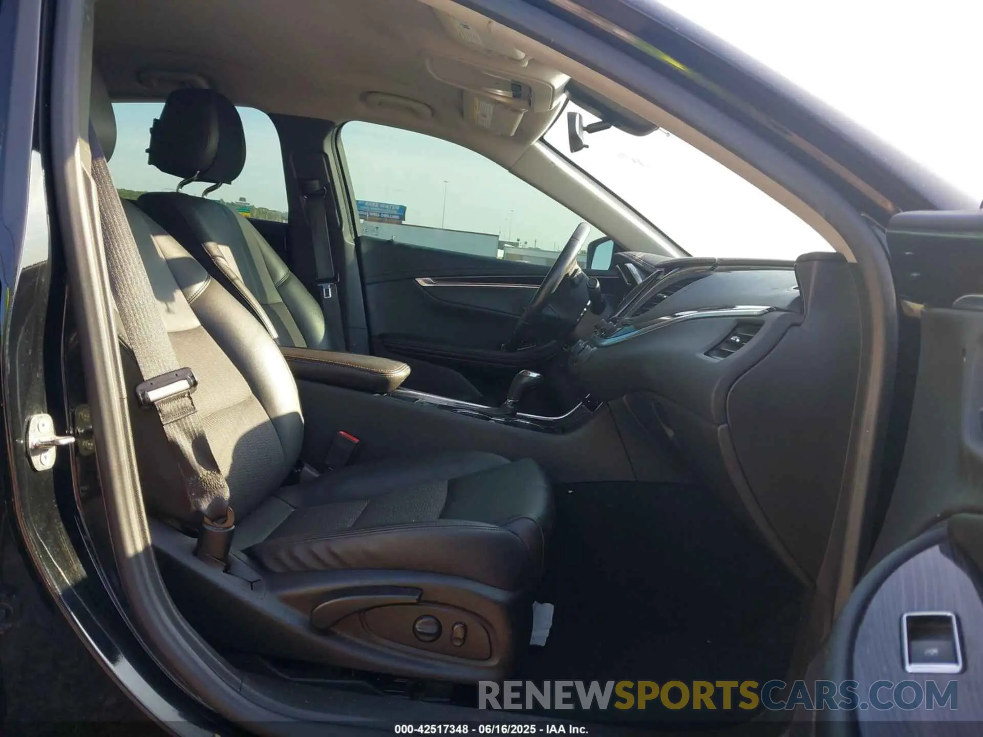 5 fotografías del automóvil dañado 2G11Z5S35K9103625 CHEVROLET IMPALA 2019