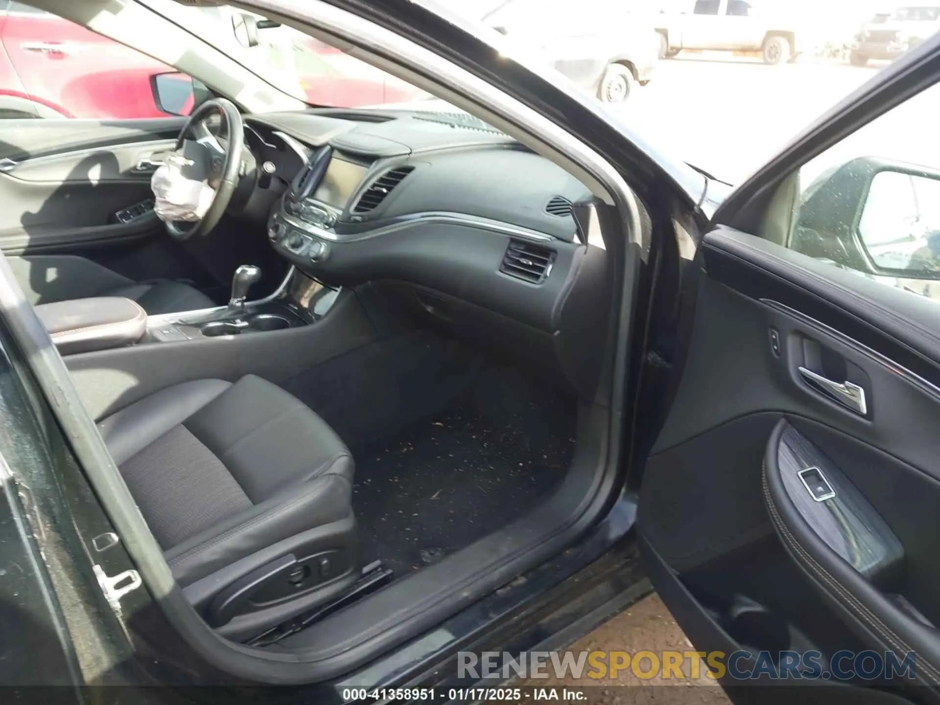5 fotografías del automóvil dañado 2G11Z5SA1K9133722 CHEVROLET IMPALA 2019