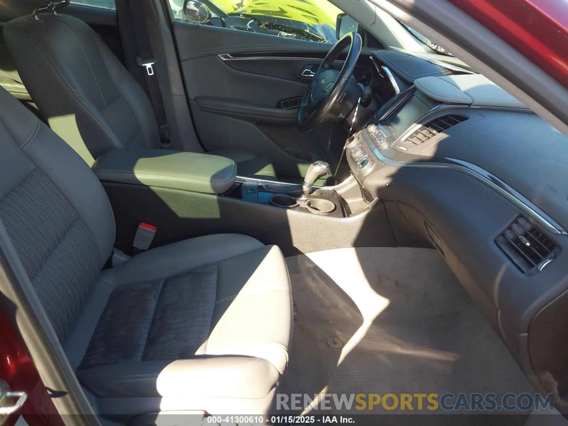 5 fotografías del automóvil dañado 2G11Z5SA9K9119180 CHEVROLET IMPALA 2019