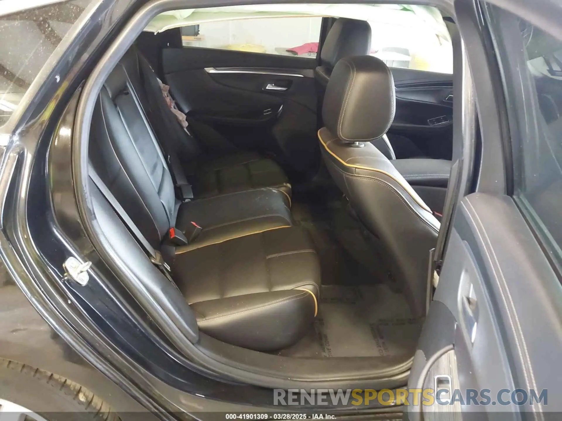 8 fotografías del automóvil dañado 1G1105S36LU105883 CHEVROLET IMPALA 2020