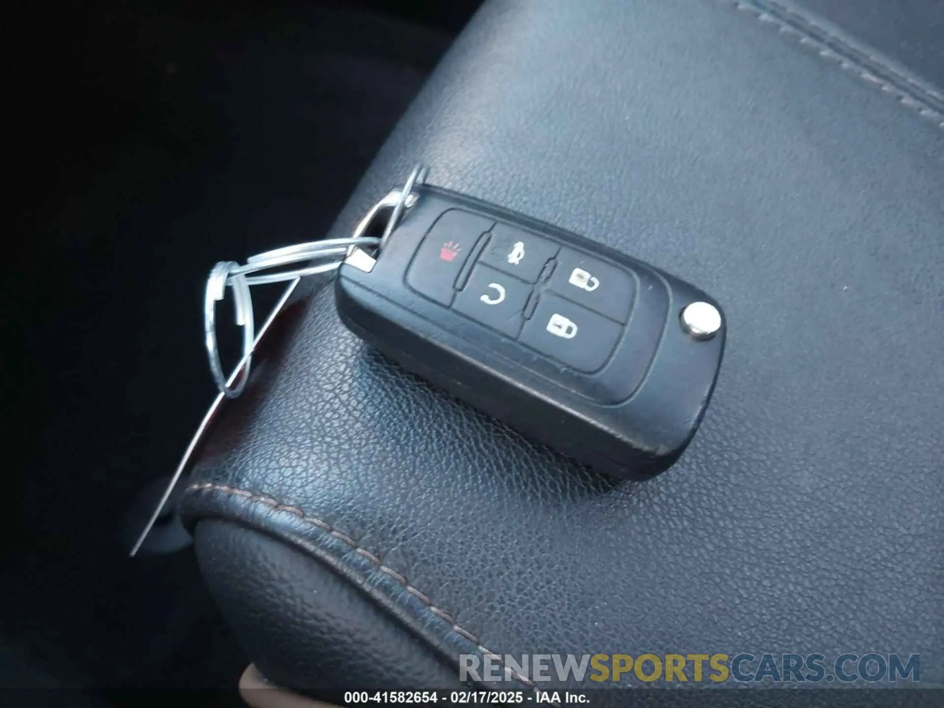 11 fotografías del automóvil dañado 1G1105S36LU110159 CHEVROLET IMPALA 2020