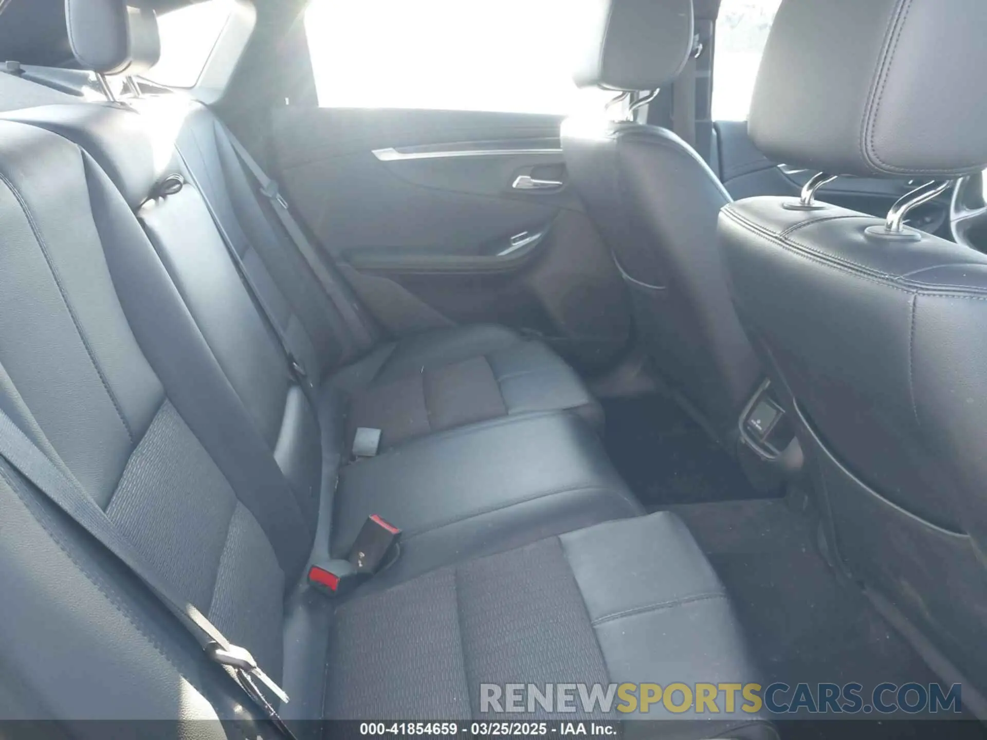 8 fotografías del automóvil dañado 1G11Z5S39LU113286 CHEVROLET IMPALA 2020