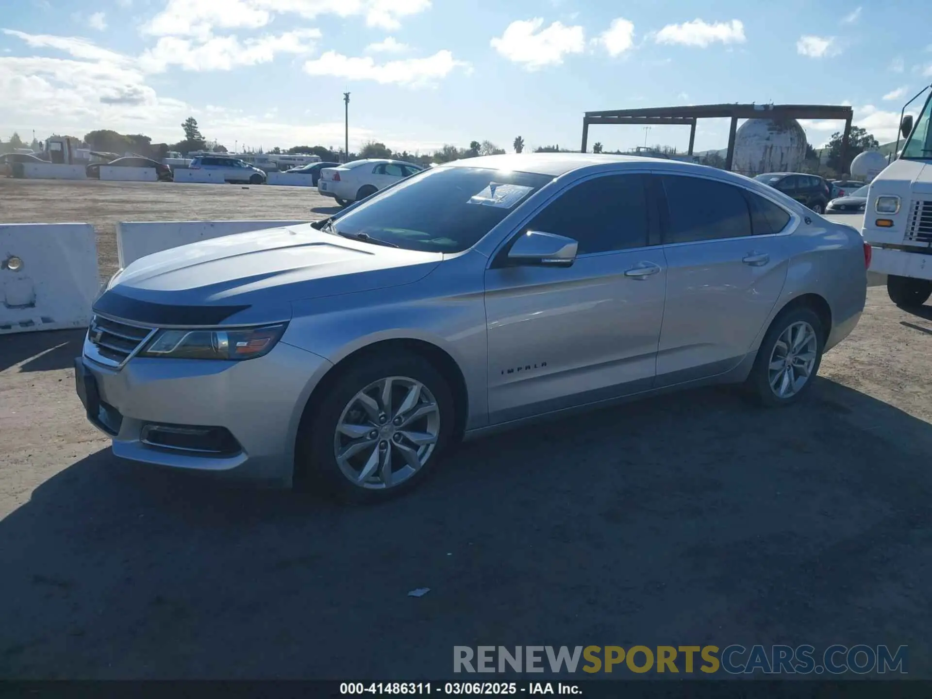 2 fotografías del automóvil dañado 1G11Z5S3XLU102944 CHEVROLET IMPALA 2020