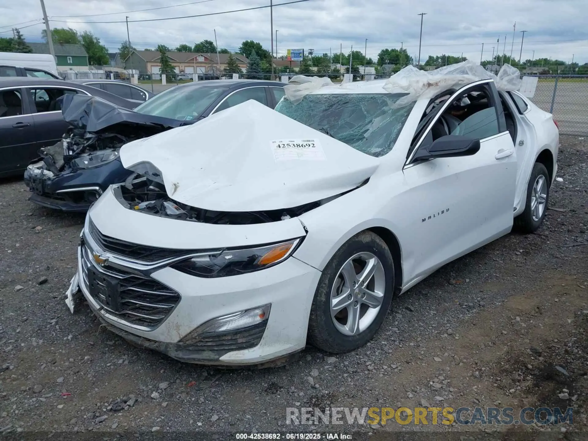 2 fotografías del automóvil dañado 1G1ZB5E15BF269331 CHEVROLET MALIBU 2011