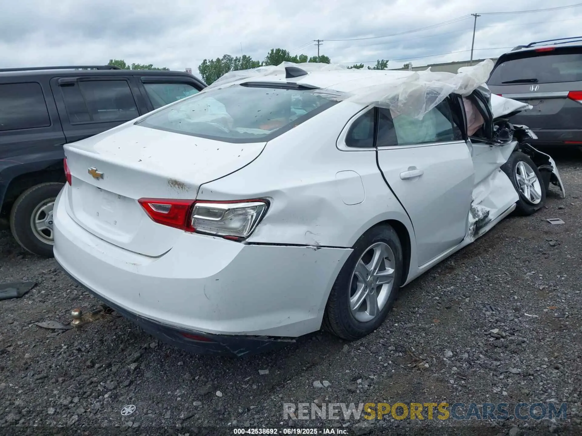 4 fotografías del automóvil dañado 1G1ZB5E15BF269331 CHEVROLET MALIBU 2011